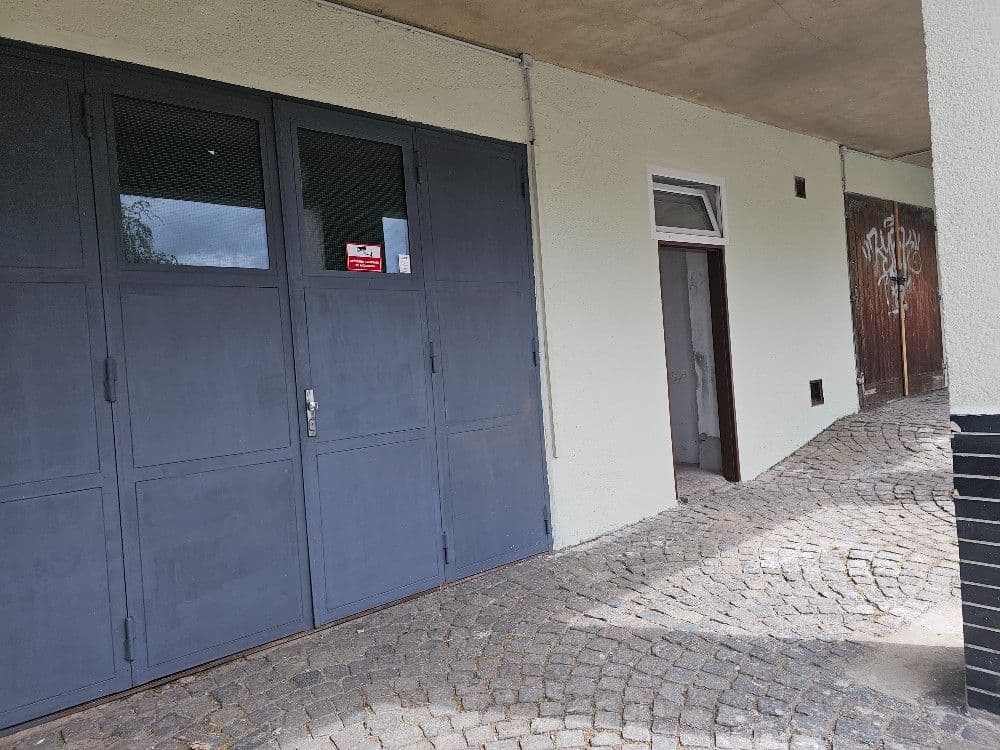 Pronájem garáže 90 m², Za Hládkovem, Praha, Praha Pronájem garáže 90 m², Za Hládkovem, Praha, Praha