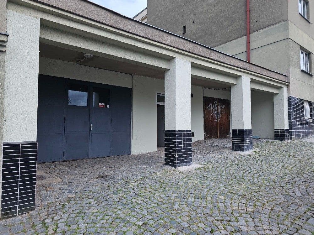 Pronájem garáže 90 m², Za Hládkovem, Praha, Praha Pronájem garáže 90 m², Za Hládkovem, Praha, Praha