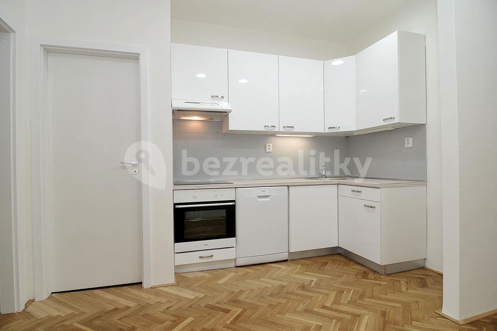 Pronájem bytu 3+1 89 m², Přístavní, Praha, Praha Pronájem bytu 3+1 89 m², Přístavní, Praha, Praha