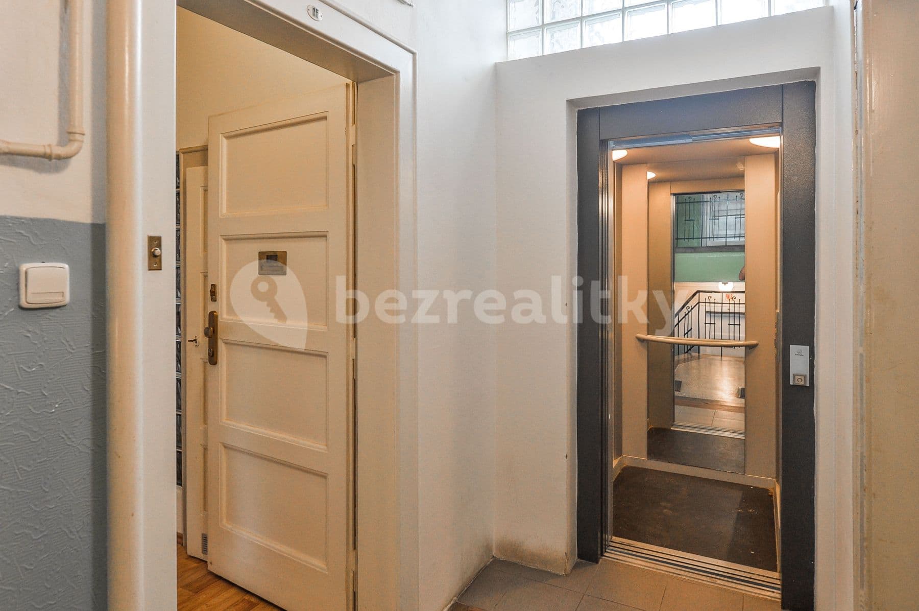 Pronájem bytu 1+kk 30 m², Viklefova, Praha, Praha Pronájem bytu 1+kk 30 m², Viklefova, Praha, Praha