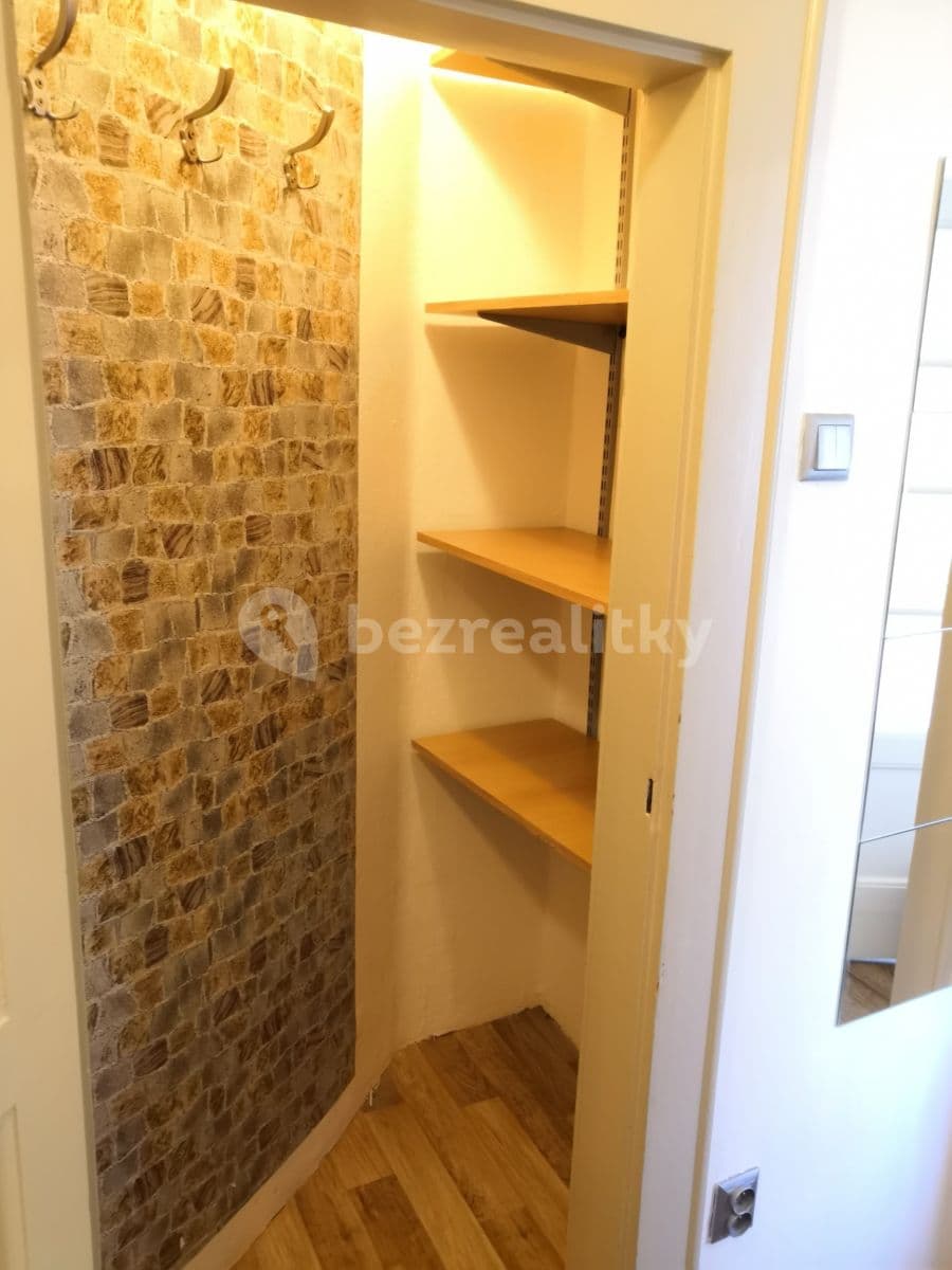 Pronájem bytu 1+kk 30 m², Viklefova, Praha, Praha Pronájem bytu 1+kk 30 m², Viklefova, Praha, Praha