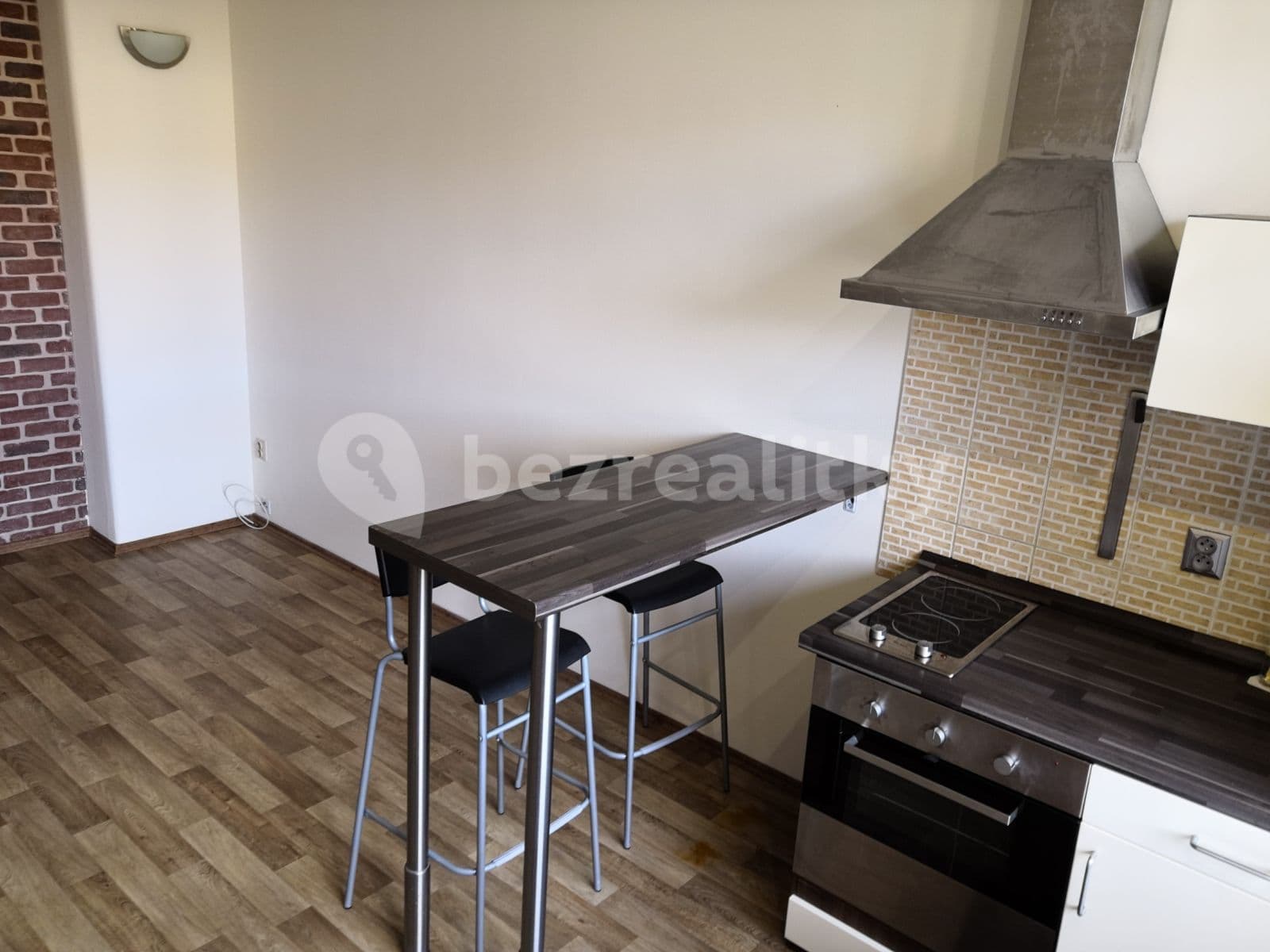 Pronájem bytu 1+kk 30 m², Viklefova, Praha, Praha Pronájem bytu 1+kk 30 m², Viklefova, Praha, Praha