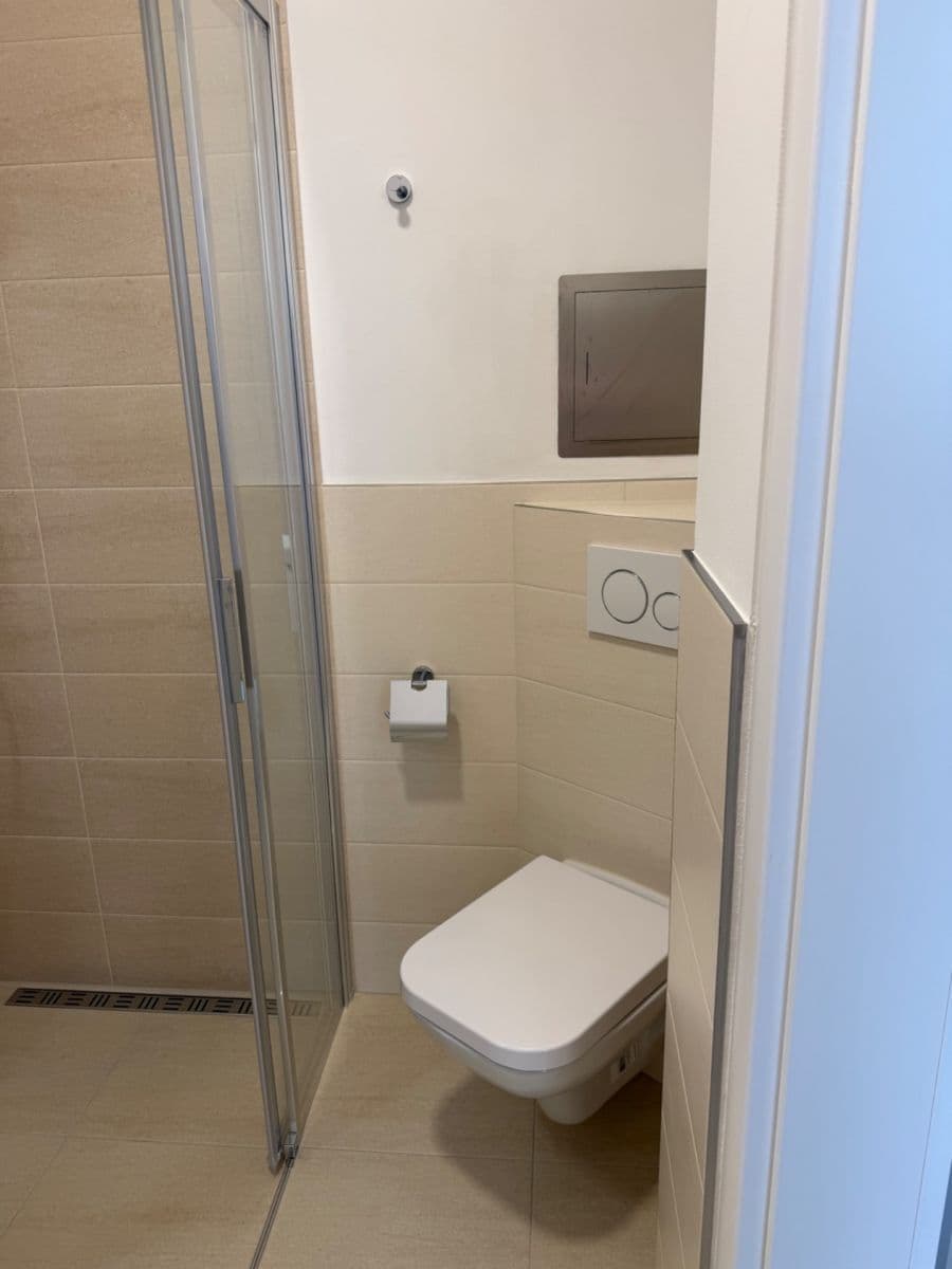 Pronájem bytu 1+kk 28 m², Vrázova, Praha, Praha Pronájem bytu 1+kk 28 m², Vrázova, Praha, Praha