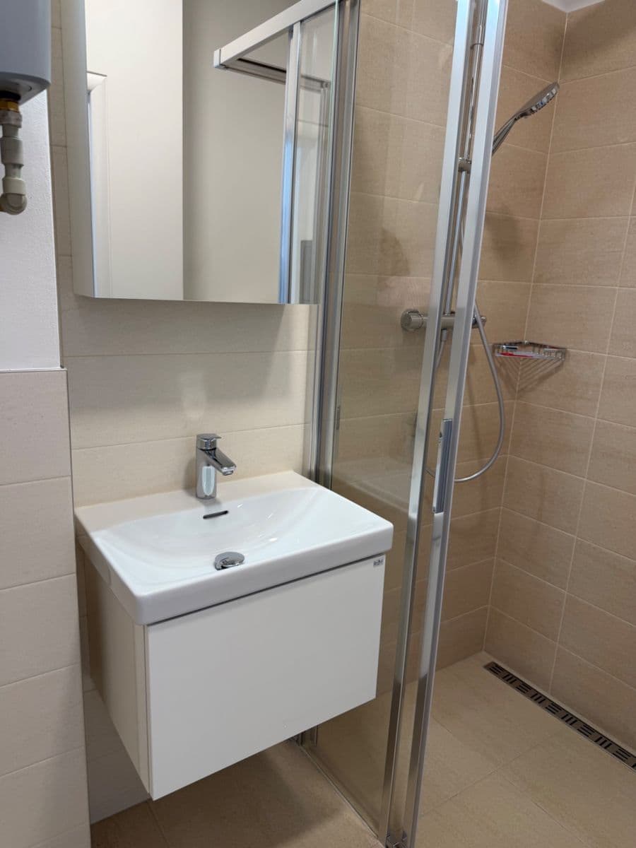 Pronájem bytu 1+kk 28 m², Vrázova, Praha, Praha Pronájem bytu 1+kk 28 m², Vrázova, Praha, Praha