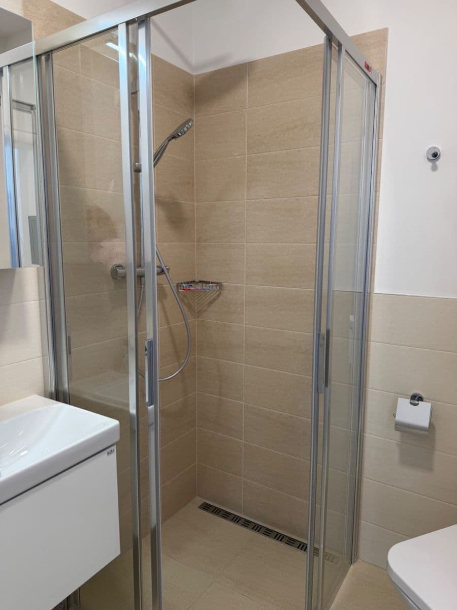 Pronájem bytu 1+kk 28 m², Vrázova, Praha, Praha Pronájem bytu 1+kk 28 m², Vrázova, Praha, Praha