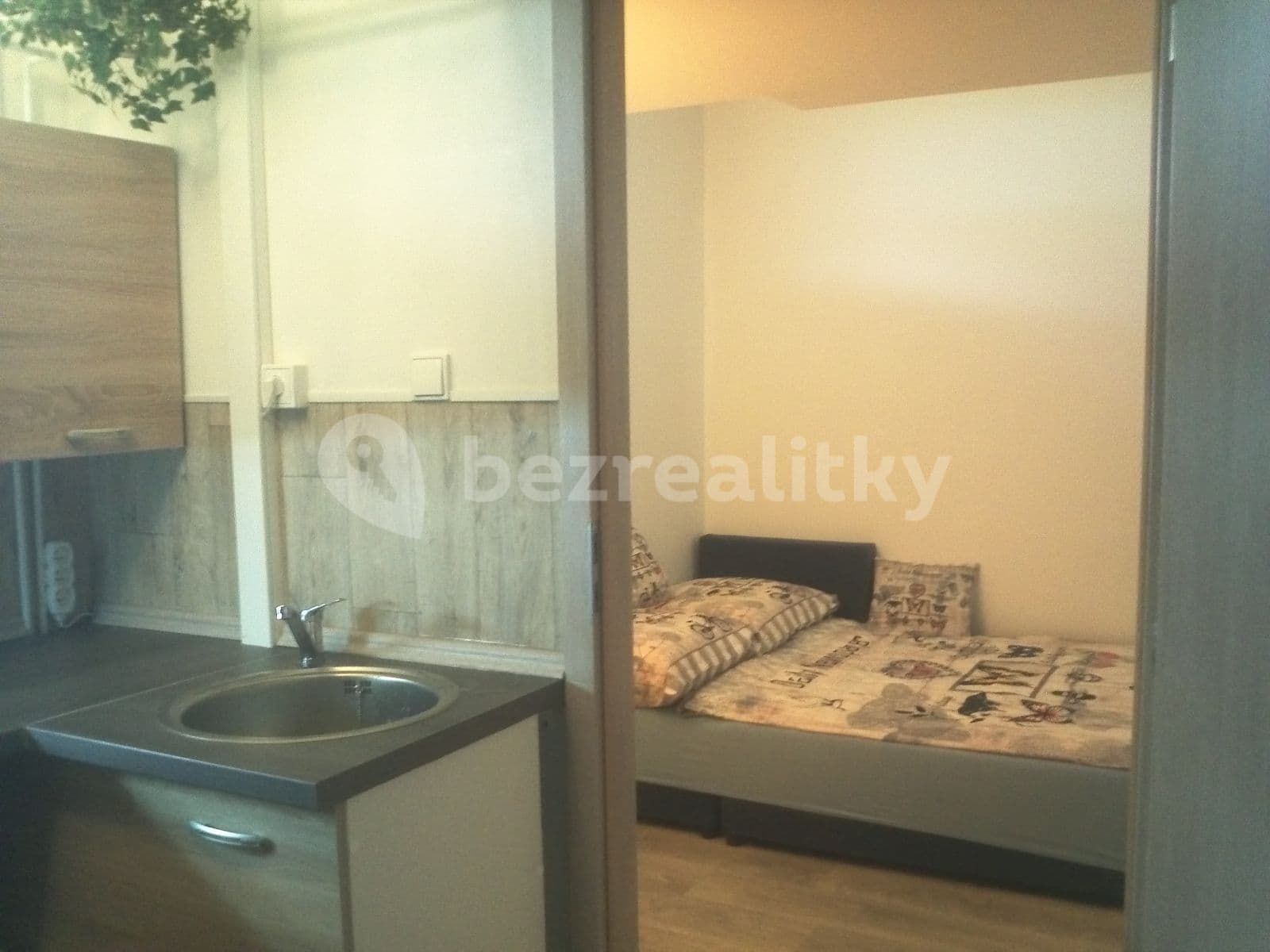 Pronájem bytu 1+1 28 m², Janského, Praha, Praha Pronájem bytu 1+1 28 m², Janského, Praha, Praha