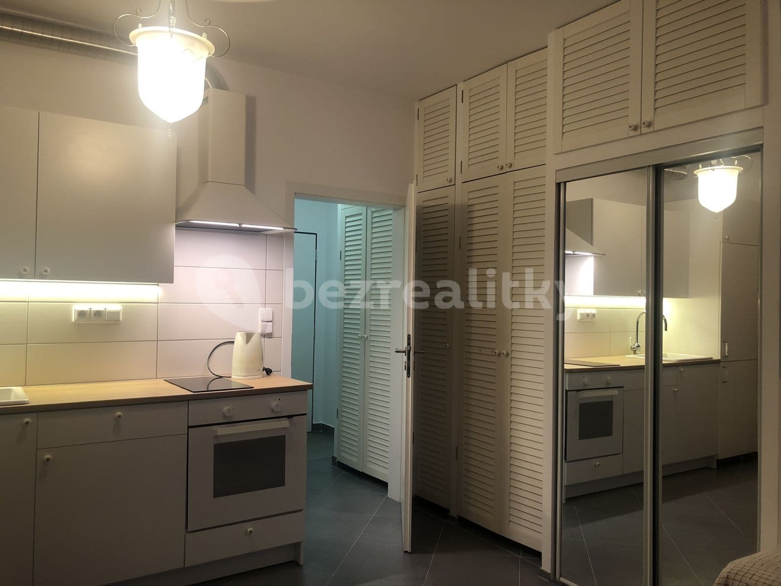 Pronájem bytu 1+kk 35 m², Makedonská, Praha, Praha Pronájem bytu 1+kk 35 m², Makedonská, Praha, Praha