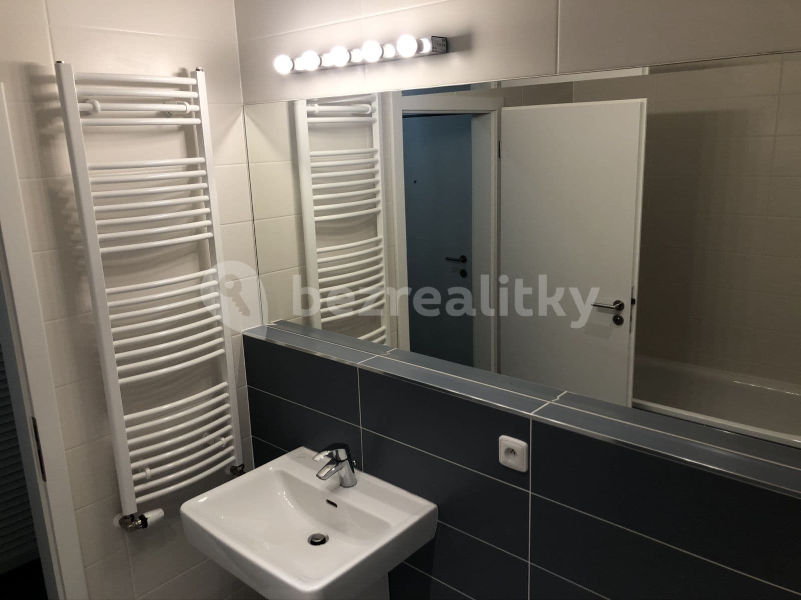 Pronájem bytu 1+kk 35 m², Makedonská, Praha, Praha Pronájem bytu 1+kk 35 m², Makedonská, Praha, Praha