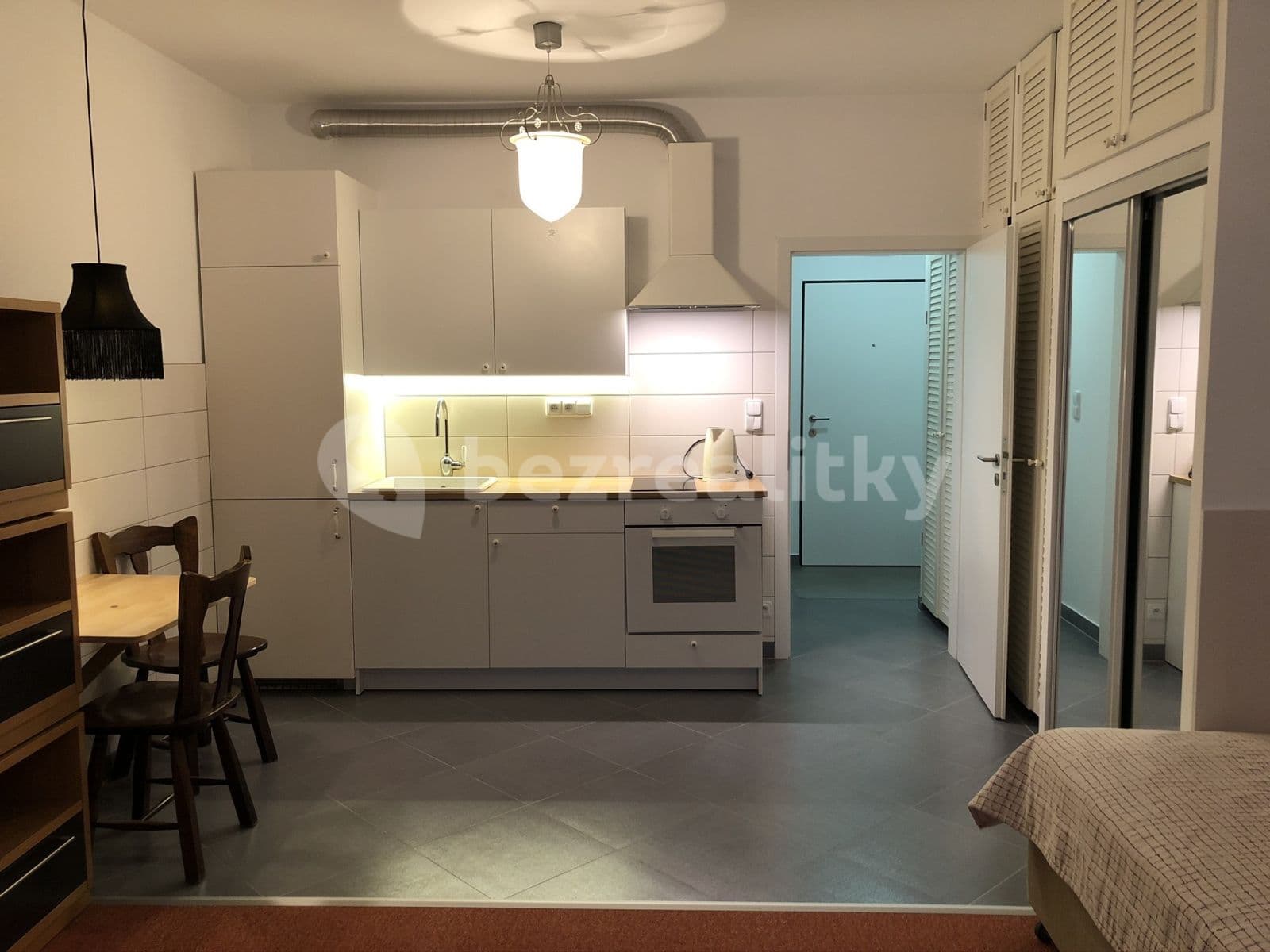 Pronájem bytu 1+kk 35 m², Makedonská, Praha, Praha Pronájem bytu 1+kk 35 m², Makedonská, Praha, Praha