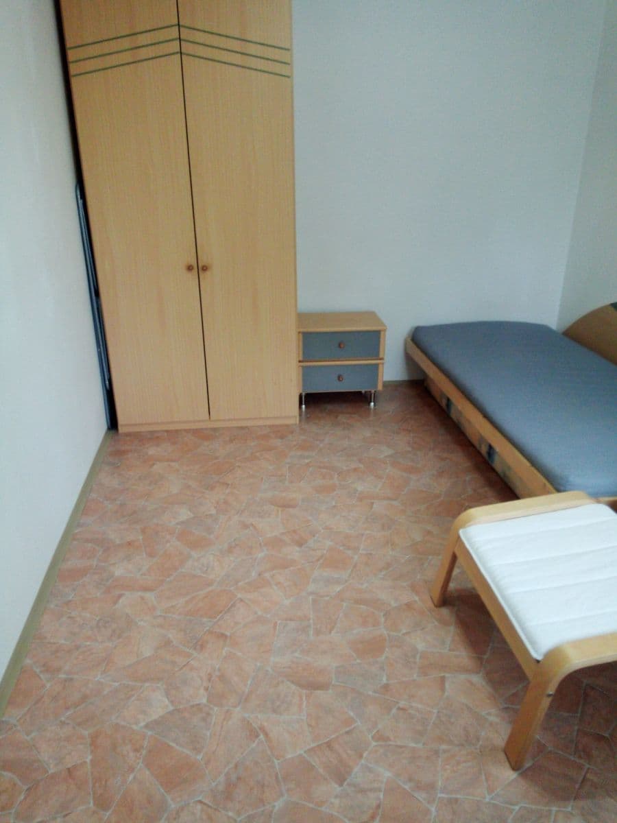 Pronájem bytu 1+1 25 m², Horova, Roztoky, Středočeský kraj Pronájem bytu 1+1 25 m², Horova, Roztoky, Středočeský kraj
