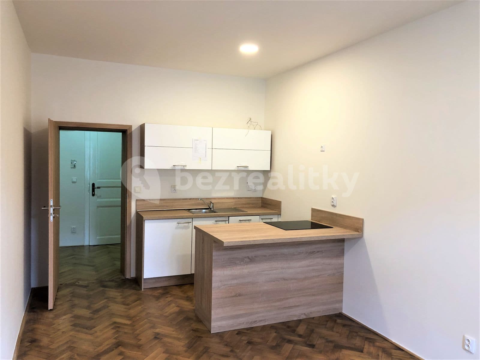 Pronájem bytu Garsoniéra 29 m², Moskevská, Praha, Praha Pronájem bytu Garsoniéra 29 m², Moskevská, Praha, Praha
