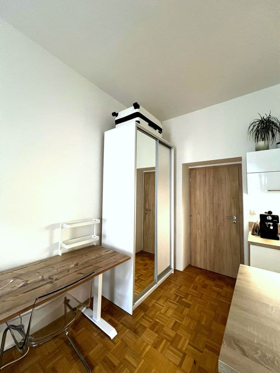 Pronájem bytu Garsoniéra 29 m², Moskevská, Praha, Praha Pronájem bytu Garsoniéra 29 m², Moskevská, Praha, Praha