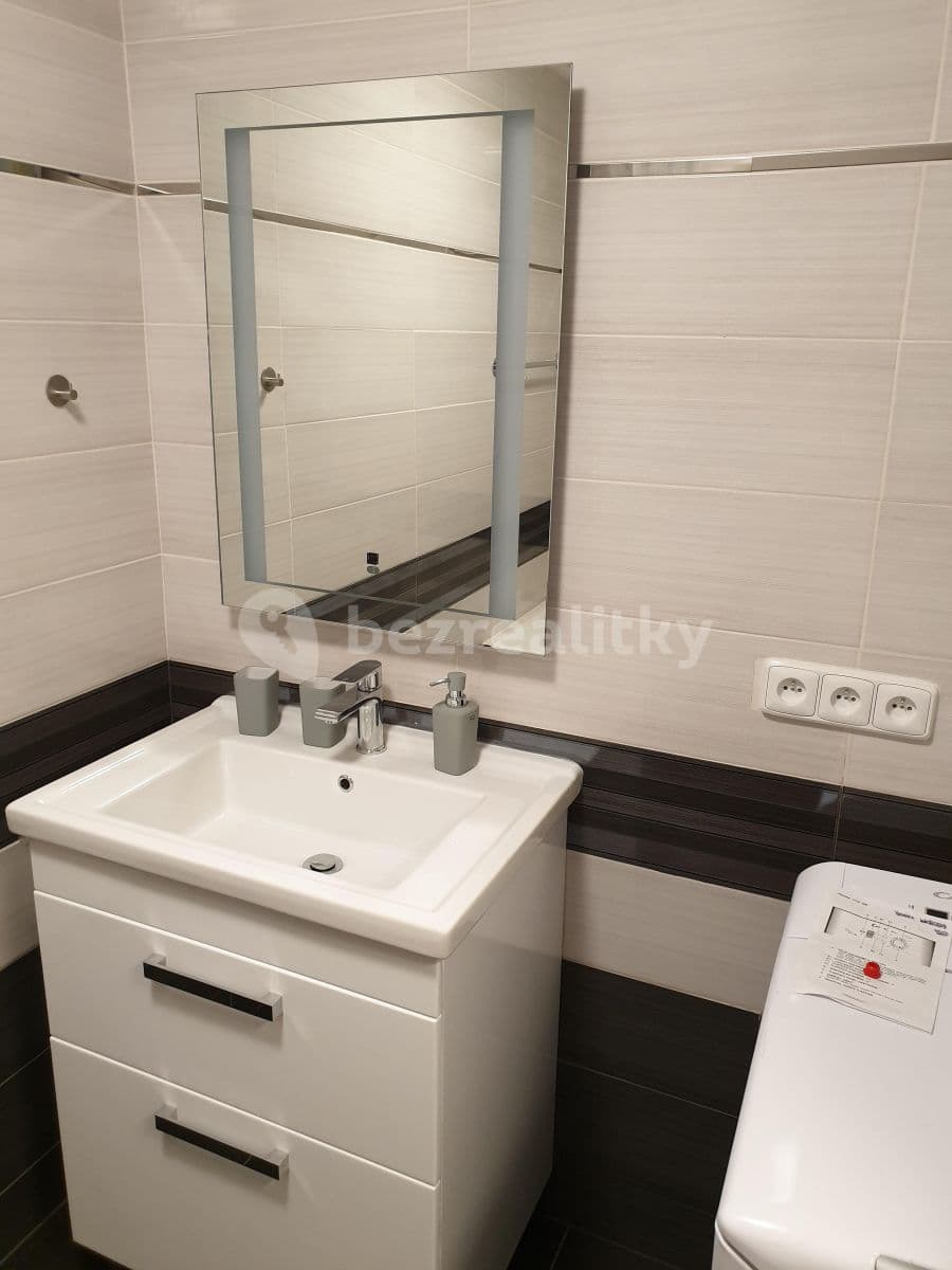 Pronájem bytu 2+1 64 m², Pezinská, Mladá Boleslav, Středočeský kraj Pronájem bytu 2+1 64 m², Pezinská, Mladá Boleslav, Středočeský kraj