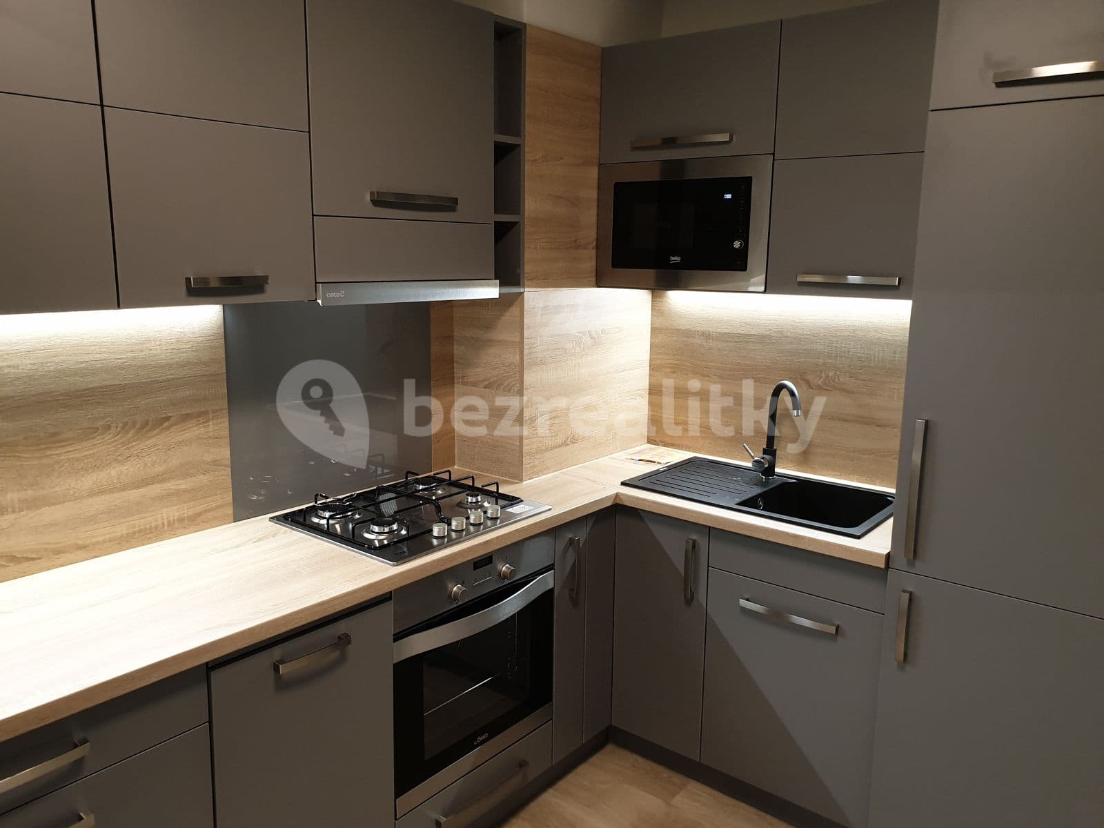 Pronájem bytu 2+1 64 m², Pezinská, Mladá Boleslav, Středočeský kraj Pronájem bytu 2+1 64 m², Pezinská, Mladá Boleslav, Středočeský kraj