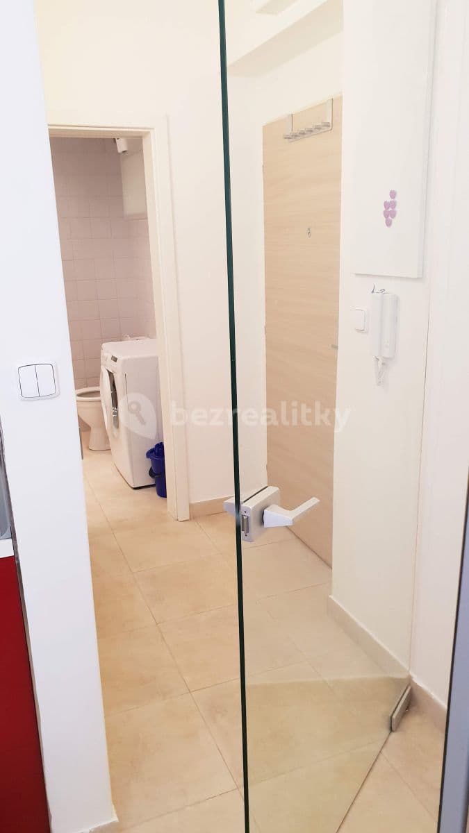 Pronájem bytu 1+kk 30 m², Turnovská, Praha, Praha Pronájem bytu 1+kk 30 m², Turnovská, Praha, Praha