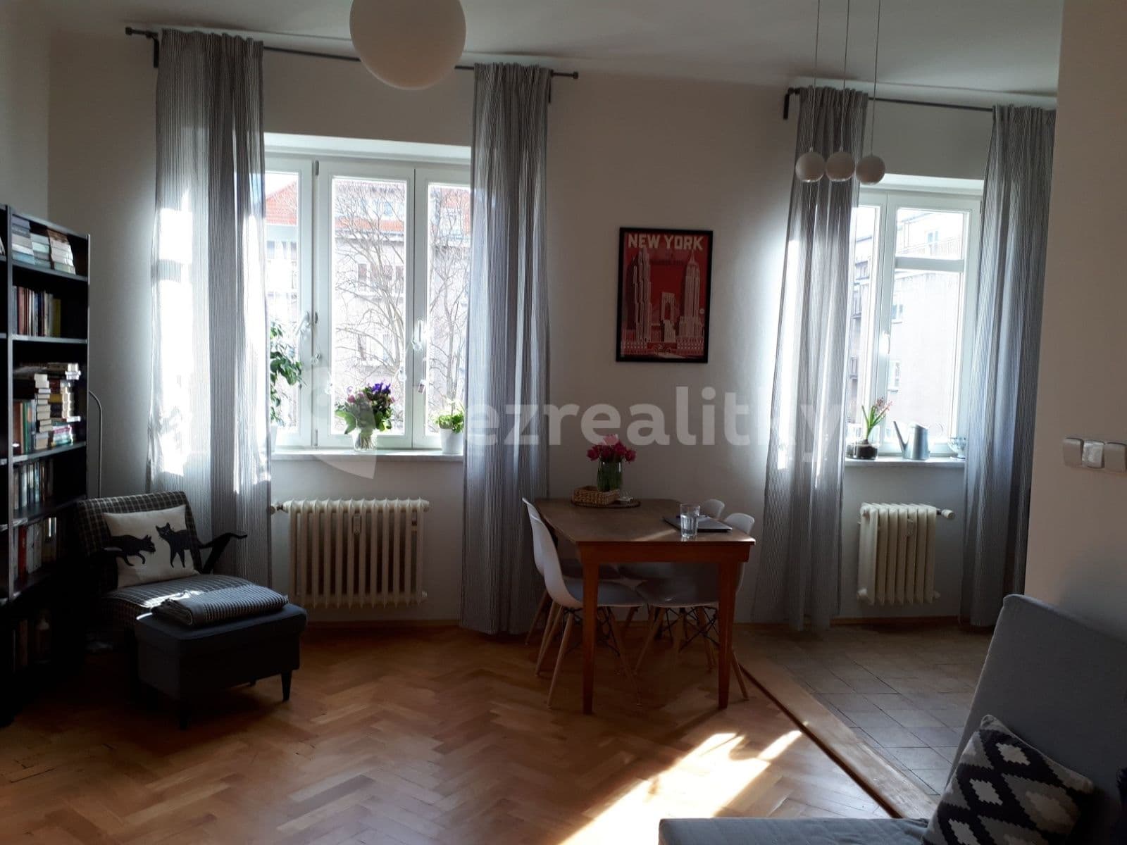 Pronájem bytu 2+1 63 m², Náměstí Jiřího z Lobkovic, Praha, Praha Pronájem bytu 2+1 63 m², Náměstí Jiřího z Lobkovic, Praha, Praha