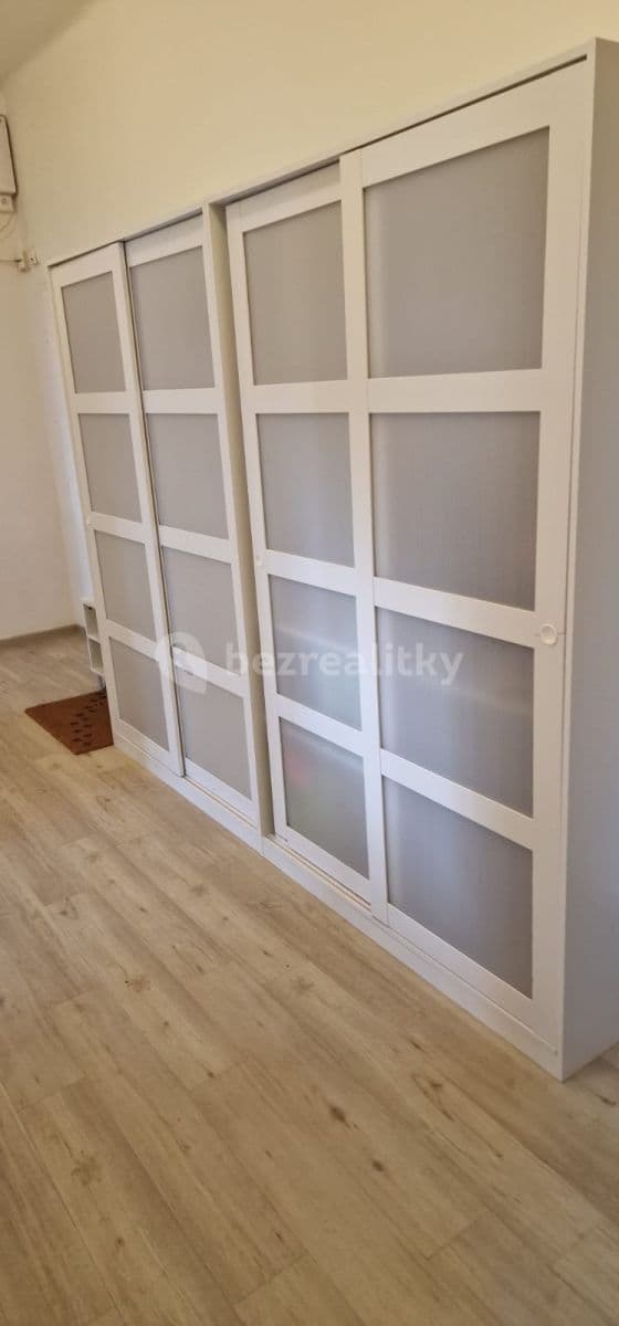Pronájem bytu 2+1 63 m², Náměstí Jiřího z Lobkovic, Praha, Praha Pronájem bytu 2+1 63 m², Náměstí Jiřího z Lobkovic, Praha, Praha