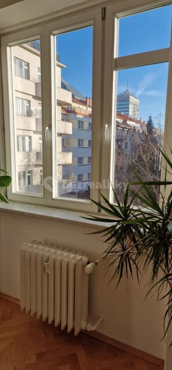 Pronájem bytu 2+1 63 m², Náměstí Jiřího z Lobkovic, Praha, Praha Pronájem bytu 2+1 63 m², Náměstí Jiřího z Lobkovic, Praha, Praha