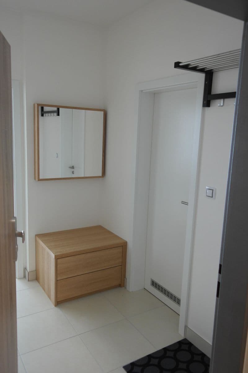 Pronájem bytu 2+kk 58 m², Pod radnicí, Praha, Praha Pronájem bytu 2+kk 58 m², Pod radnicí, Praha, Praha