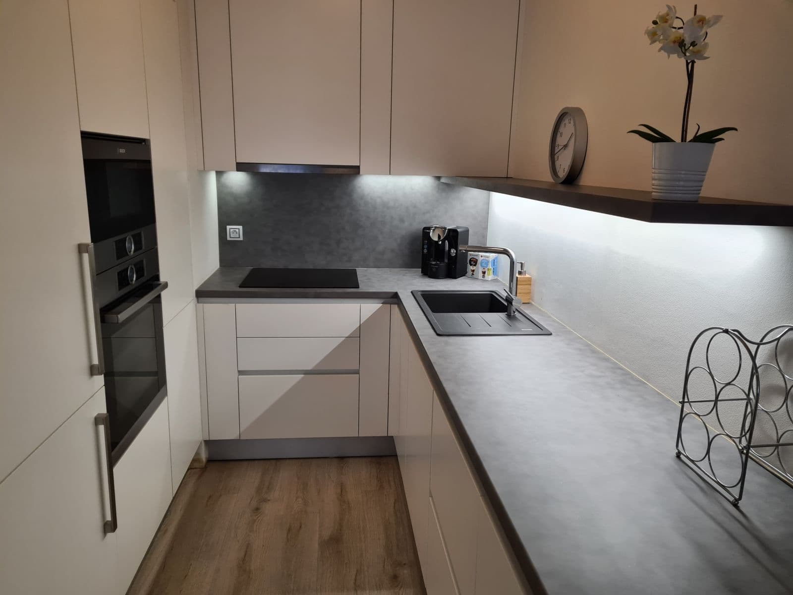 Pronájem bytu 2+kk 58 m², Pod radnicí, Praha, Praha Pronájem bytu 2+kk 58 m², Pod radnicí, Praha, Praha