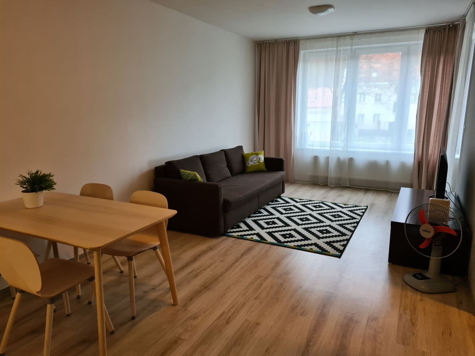 Pronájem bytu 2+kk 58 m², Pod radnicí, Praha, Praha Pronájem bytu 2+kk 58 m², Pod radnicí, Praha, Praha