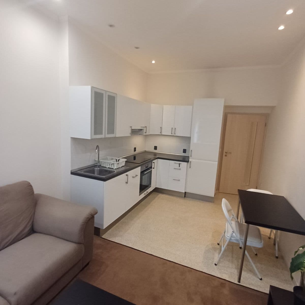 Pronájem bytu 1+1 42 m², Bulharská, Praha, Praha Pronájem bytu 1+1 42 m², Bulharská, Praha, Praha