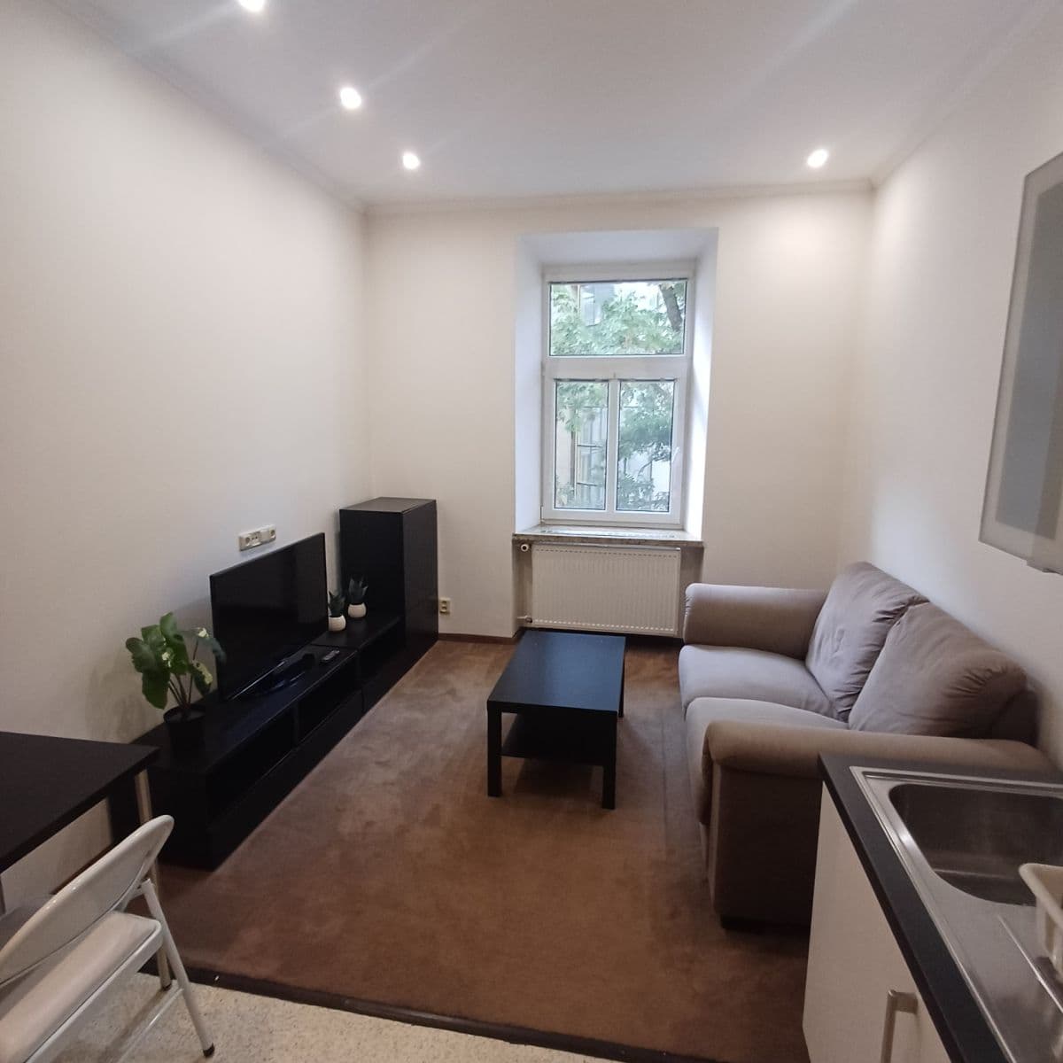 Pronájem bytu 1+1 42 m², Bulharská, Praha, Praha Pronájem bytu 1+1 42 m², Bulharská, Praha, Praha