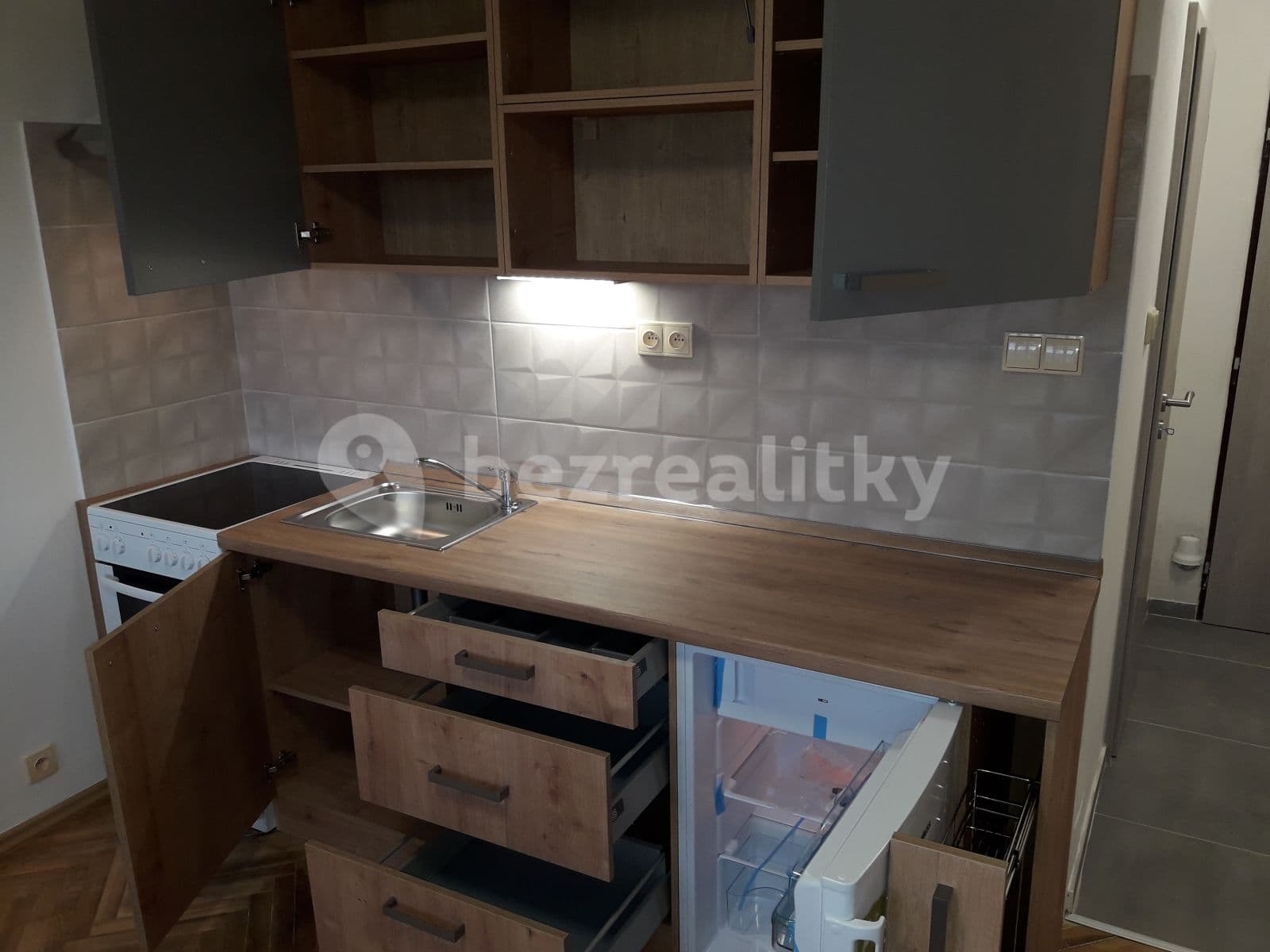 Pronájem bytu Garsoniéra 23 m², Částkova, Plzeň, Plzeňský kraj Pronájem bytu Garsoniéra 23 m², Částkova, Plzeň, Plzeňský kraj