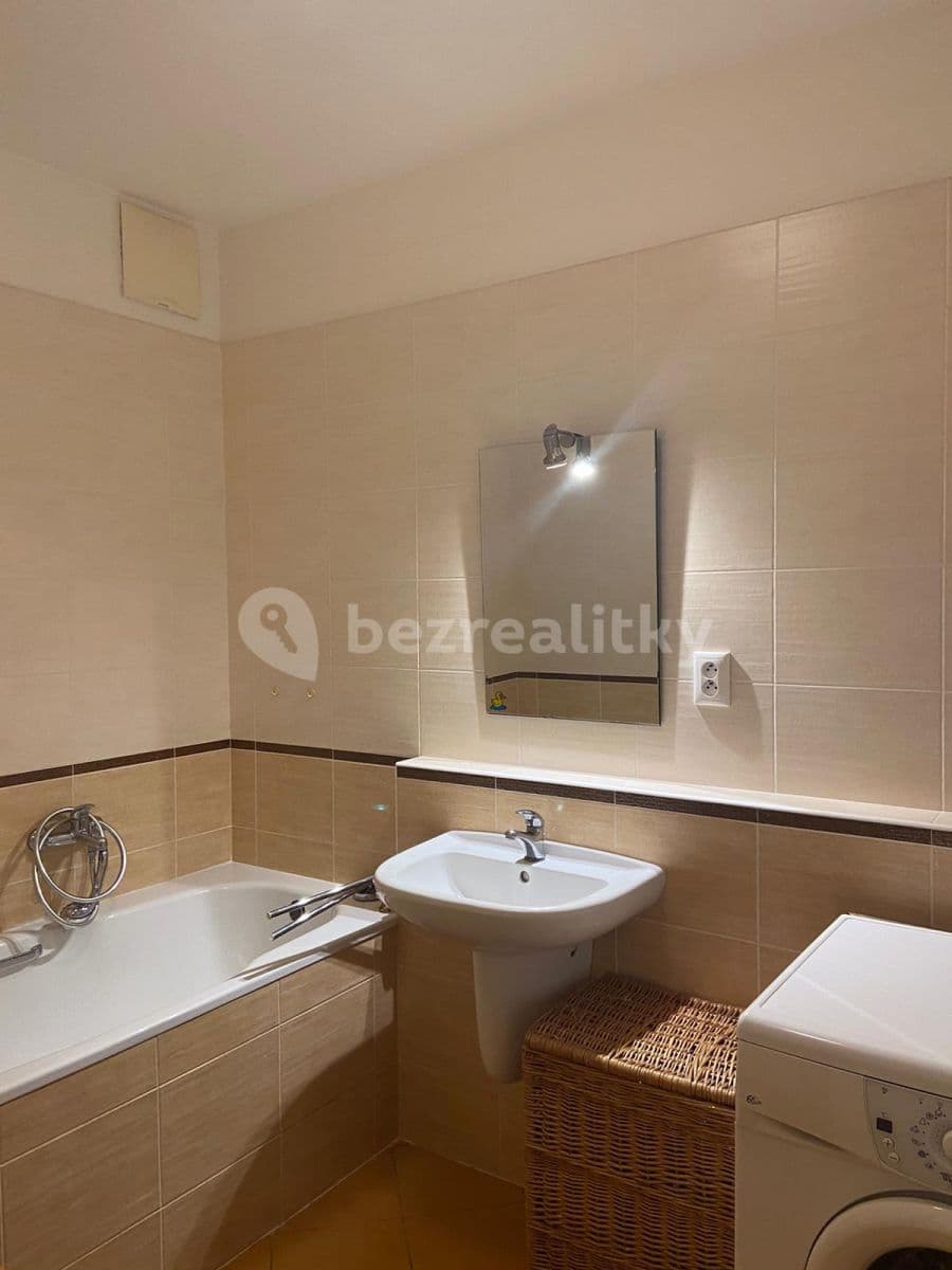 Pronájem bytu 2+kk 58 m², Laudonova, Praha, Praha Pronájem bytu 2+kk 58 m², Laudonova, Praha, Praha