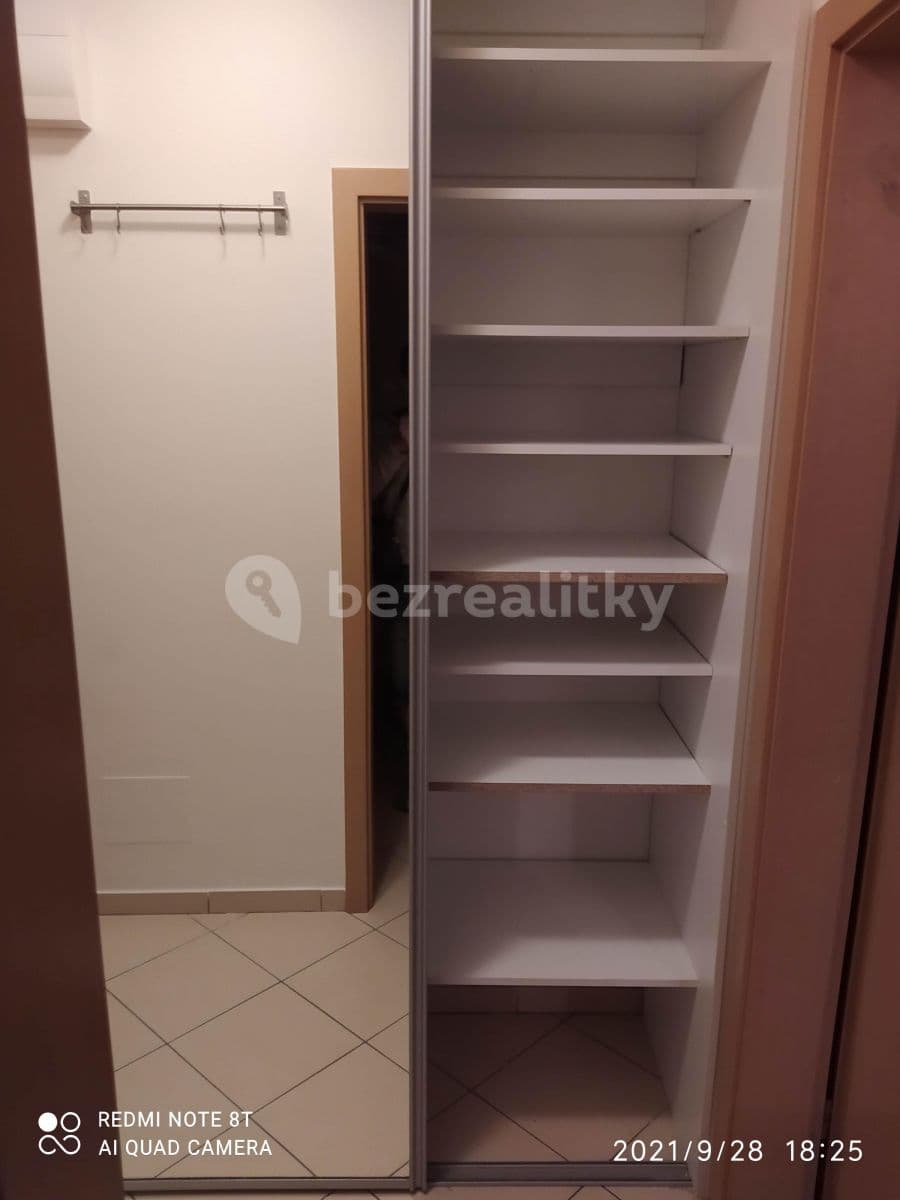 Pronájem bytu 1+kk 30 m², Švehlova, Praha, Praha Pronájem bytu 1+kk 30 m², Švehlova, Praha, Praha