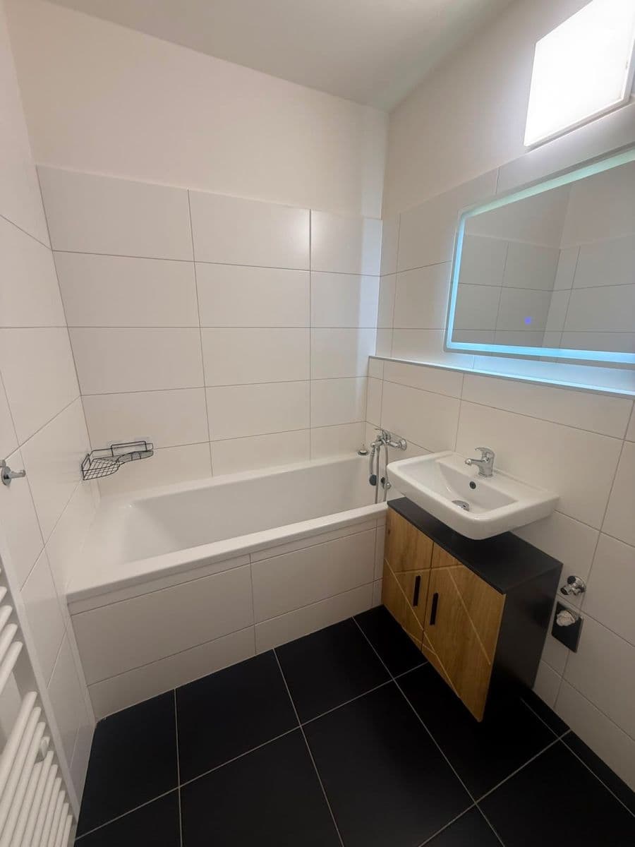 Pronájem bytu 2+kk 47 m², Čechovská, Příbram, Středočeský kraj Pronájem bytu 2+kk 47 m², Čechovská, Příbram, Středočeský kraj