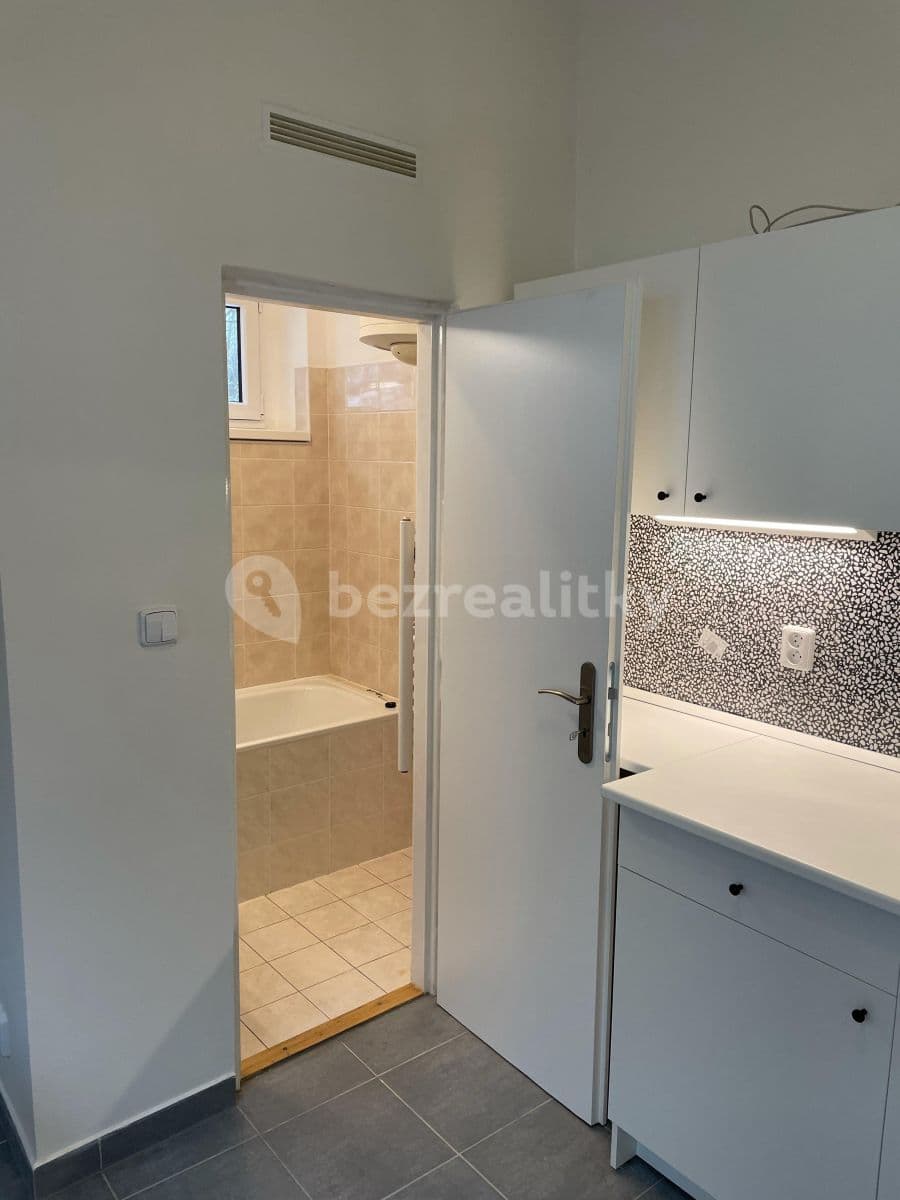 Pronájem bytu Garsoniéra 14 m², Pod Kesnerkou, Praha, Praha Pronájem bytu Garsoniéra 14 m², Pod Kesnerkou, Praha, Praha
