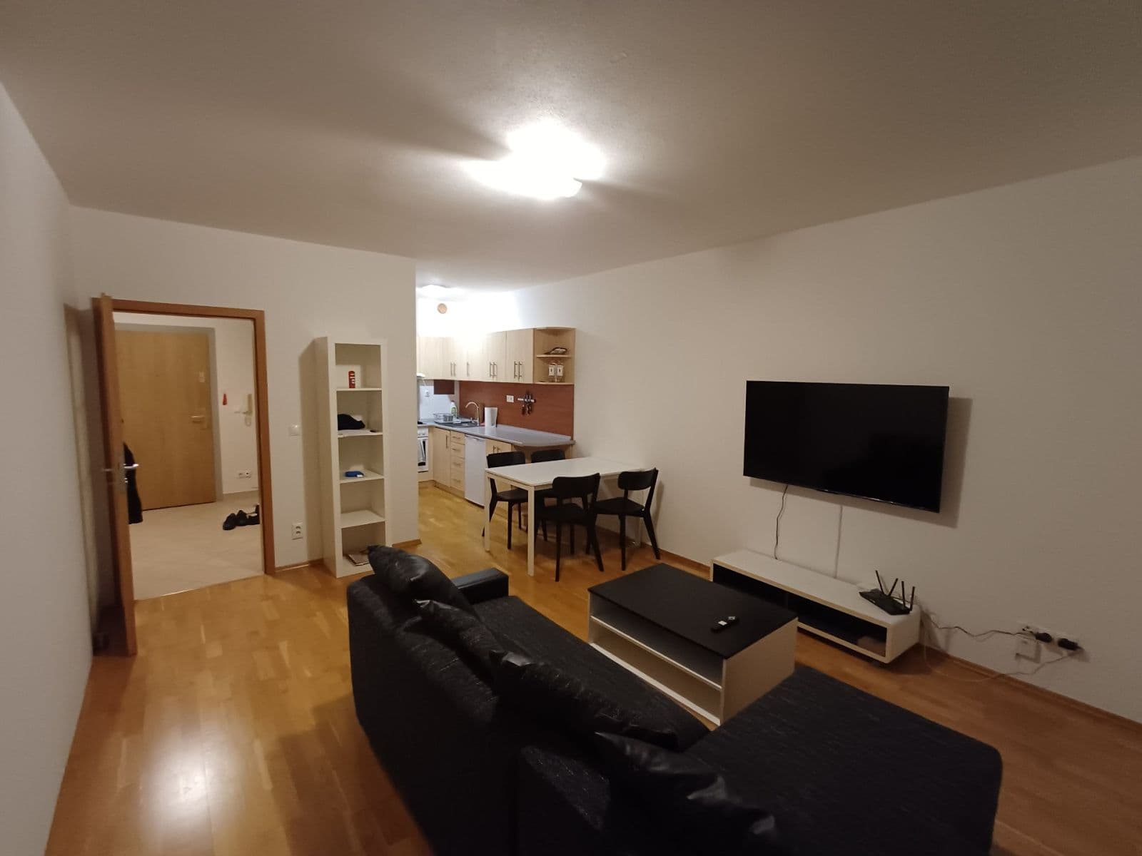 Pronájem bytu 2+kk 54 m², Osadní, Praha, Praha Pronájem bytu 2+kk 54 m², Osadní, Praha, Praha