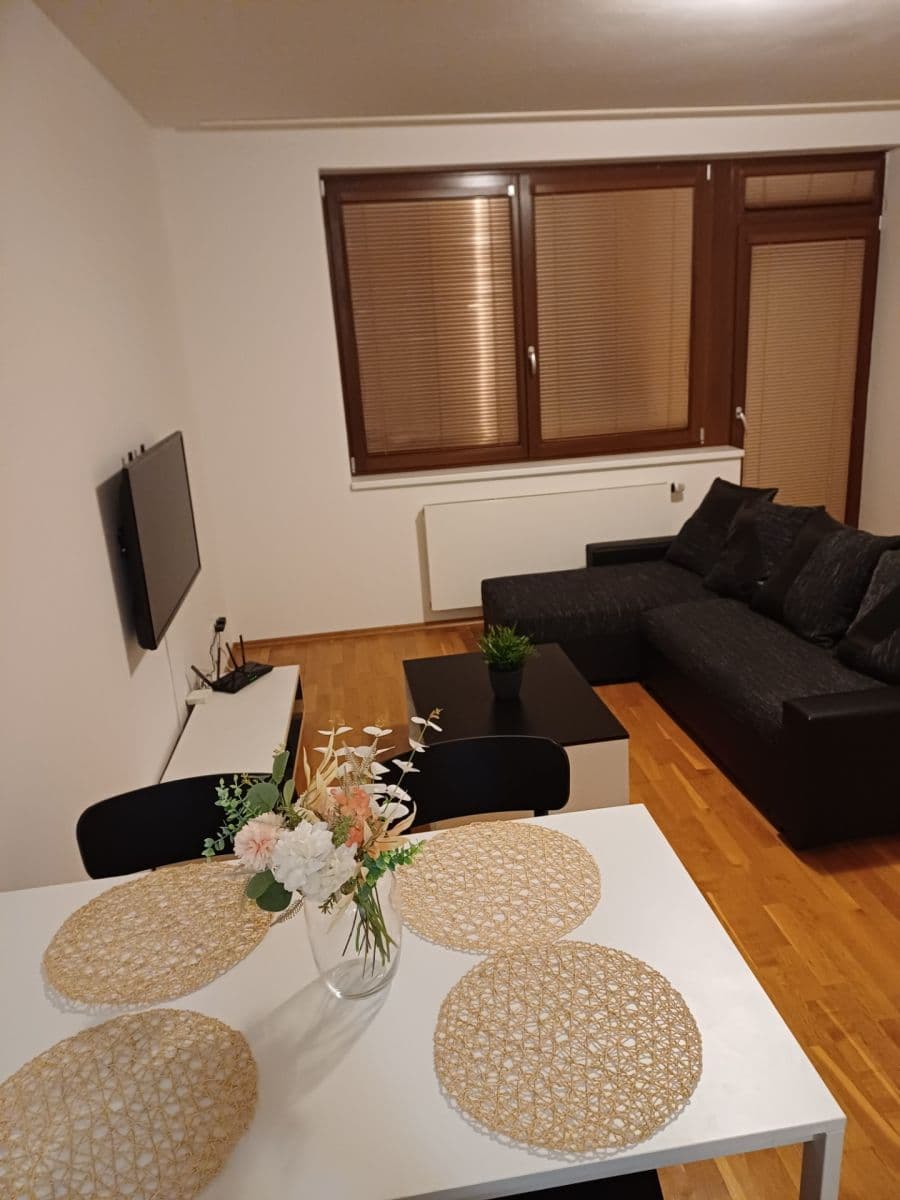 Pronájem bytu 2+kk 54 m², Osadní, Praha, Praha Pronájem bytu 2+kk 54 m², Osadní, Praha, Praha