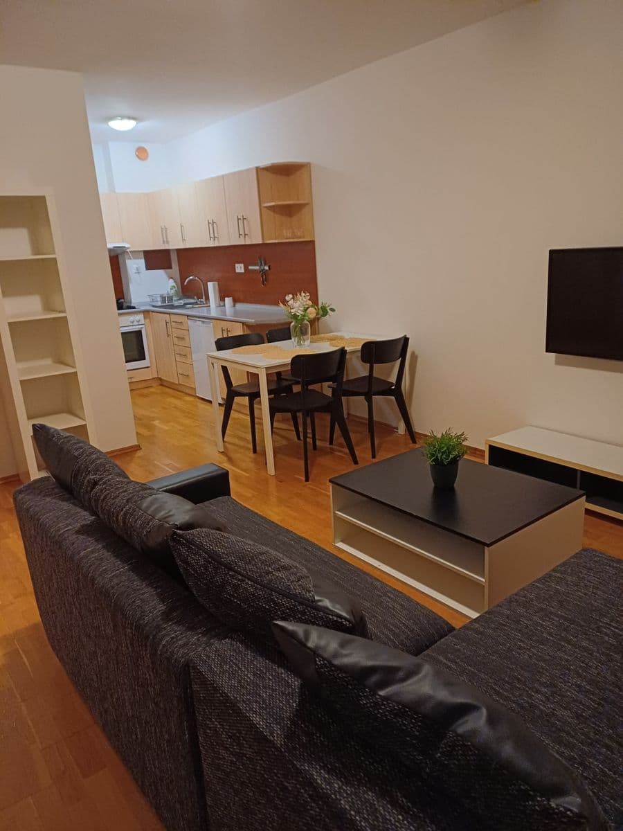 Pronájem bytu 2+kk 54 m², Osadní, Praha, Praha Pronájem bytu 2+kk 54 m², Osadní, Praha, Praha