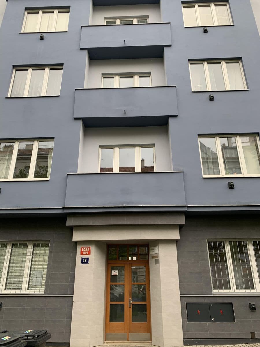Pronájem bytu 2+1 50 m², 28. pluku, Praha, Praha Pronájem bytu 2+1 50 m², 28. pluku, Praha, Praha