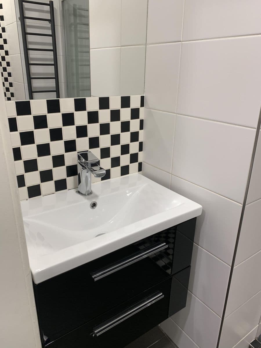 Pronájem bytu 2+1 50 m², 28. pluku, Praha, Praha Pronájem bytu 2+1 50 m², 28. pluku, Praha, Praha