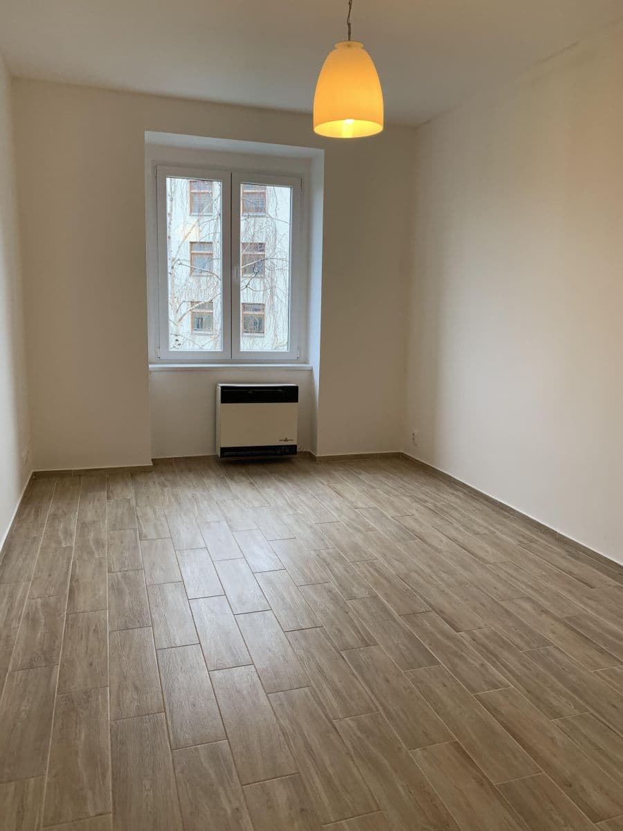 Pronájem bytu 2+1 50 m², 28. pluku, Praha, Praha Pronájem bytu 2+1 50 m², 28. pluku, Praha, Praha
