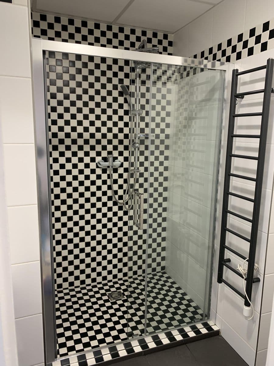 Pronájem bytu 2+1 50 m², 28. pluku, Praha, Praha Pronájem bytu 2+1 50 m², 28. pluku, Praha, Praha
