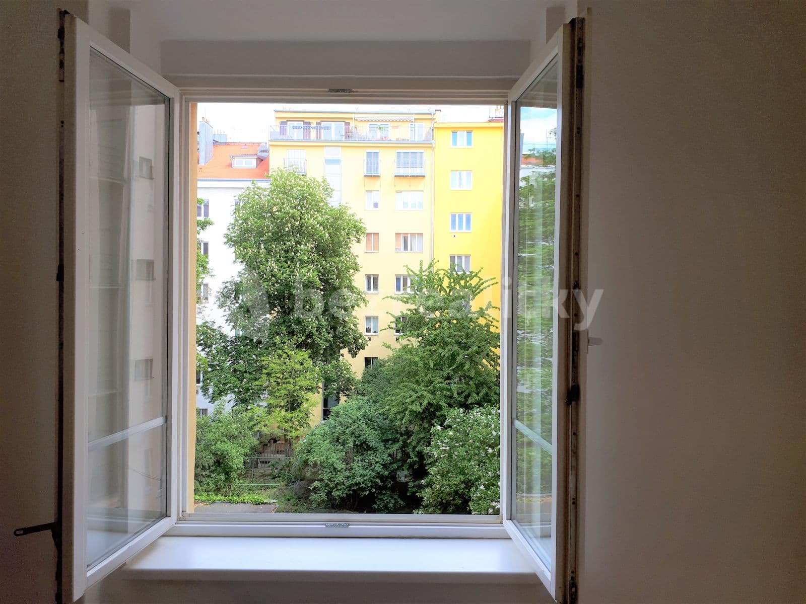 Pronájem bytu 1+1 43 m², U Křížku, Praha, Praha Pronájem bytu 1+1 43 m², U Křížku, Praha, Praha