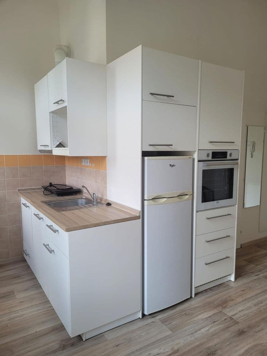 Pronájem bytu 2+kk 36 m², Boleslavova, Praha, Praha Pronájem bytu 2+kk 36 m², Boleslavova, Praha, Praha