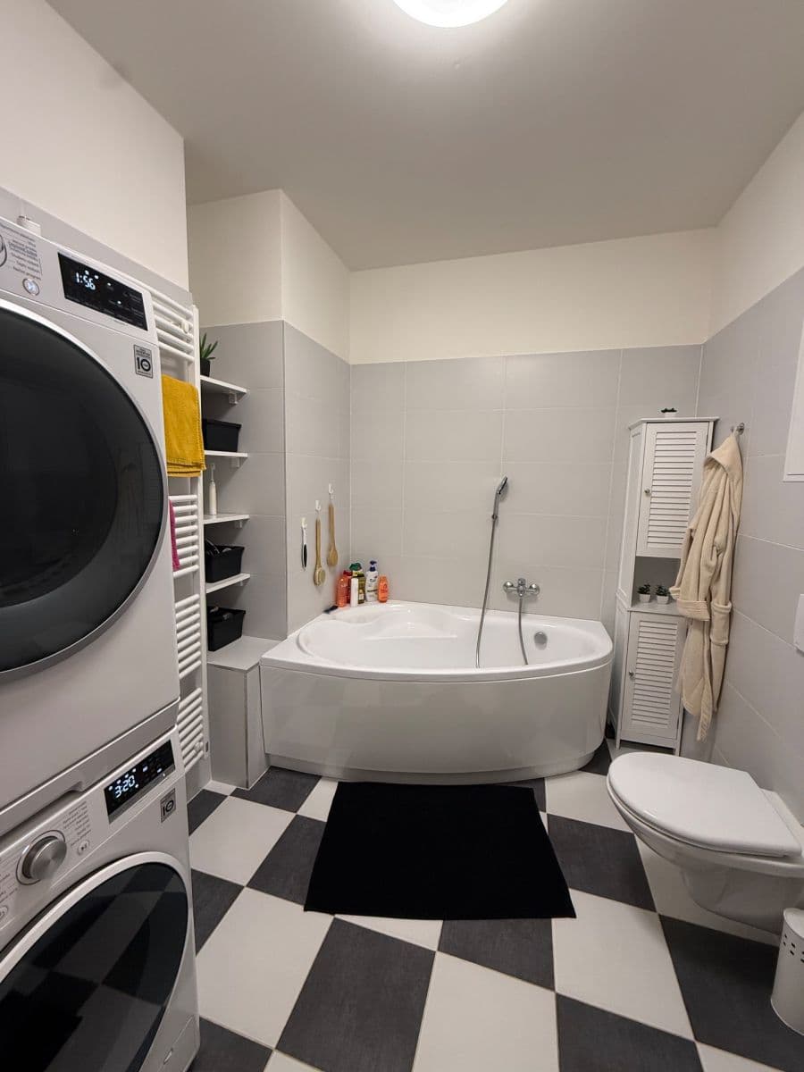 Pronájem bytu 2+kk 57 m², Pod Formankou, Praha, Praha Pronájem bytu 2+kk 57 m², Pod Formankou, Praha, Praha