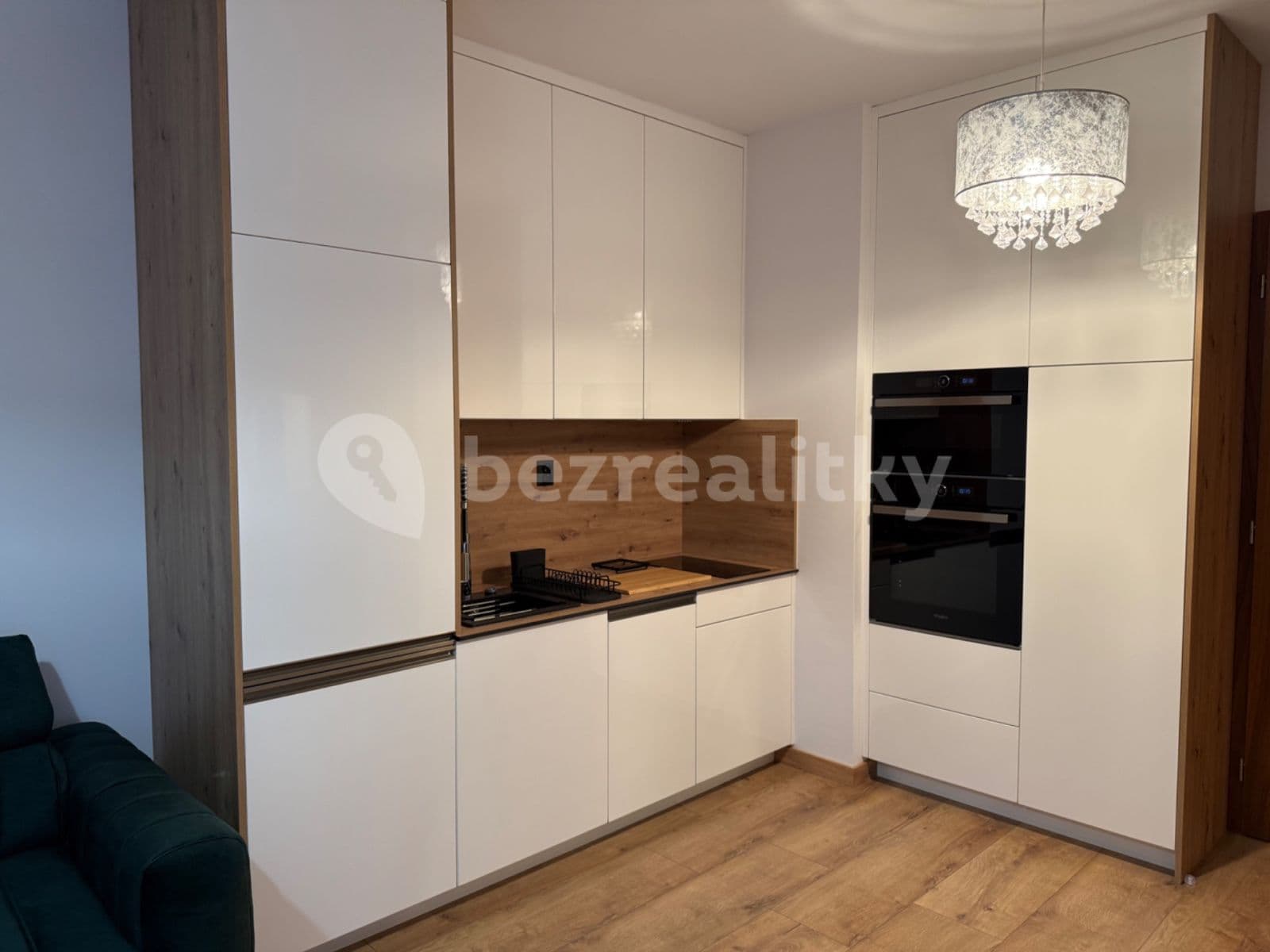 Pronájem bytu 1+kk 34 m², Walterovo náměstí, Praha, Praha Pronájem bytu 1+kk 34 m², Walterovo náměstí, Praha, Praha