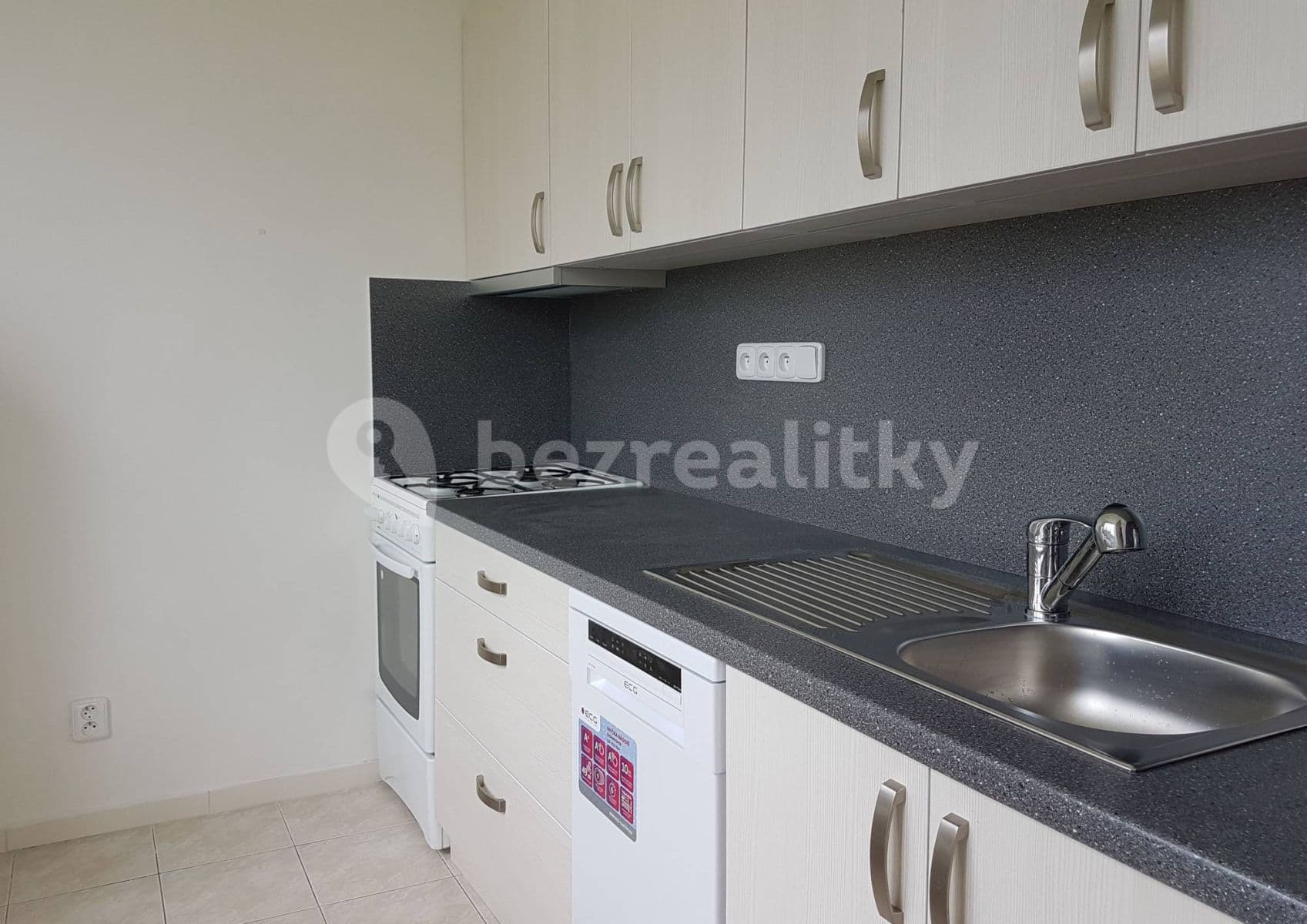 Pronájem bytu 1+1 32 m², Tyršova, Kolín, Středočeský kraj Pronájem bytu 1+1 32 m², Tyršova, Kolín, Středočeský kraj