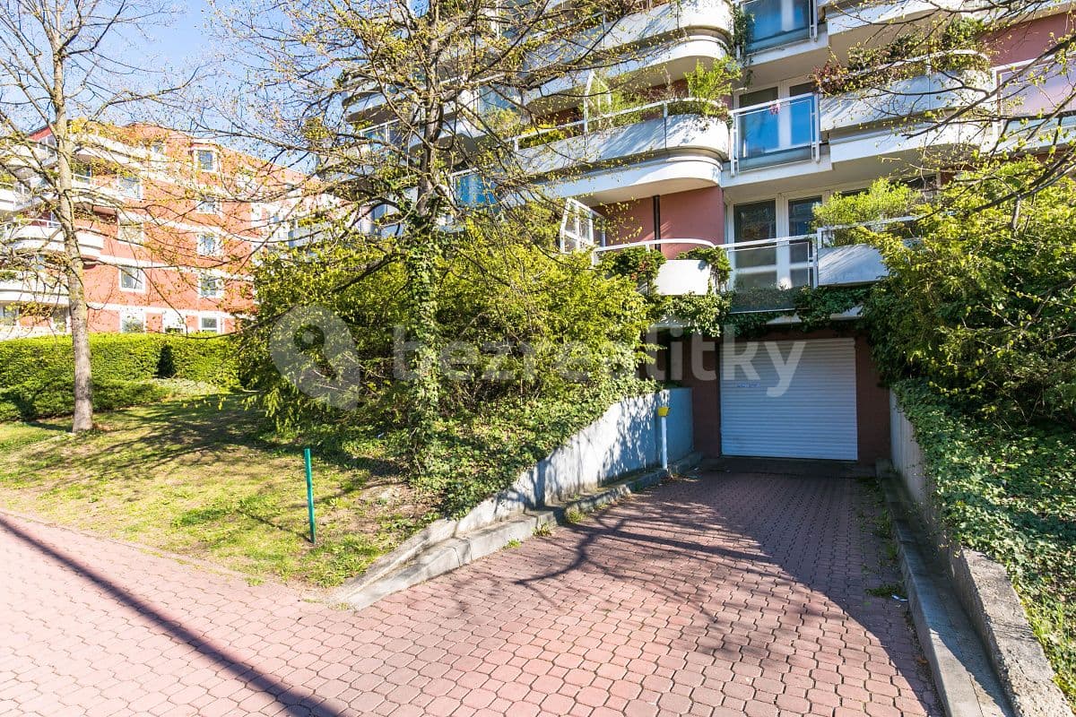 Pronájem garáže 11 m², U Kříže, Praha, Praha Pronájem garáže 11 m², U Kříže, Praha, Praha