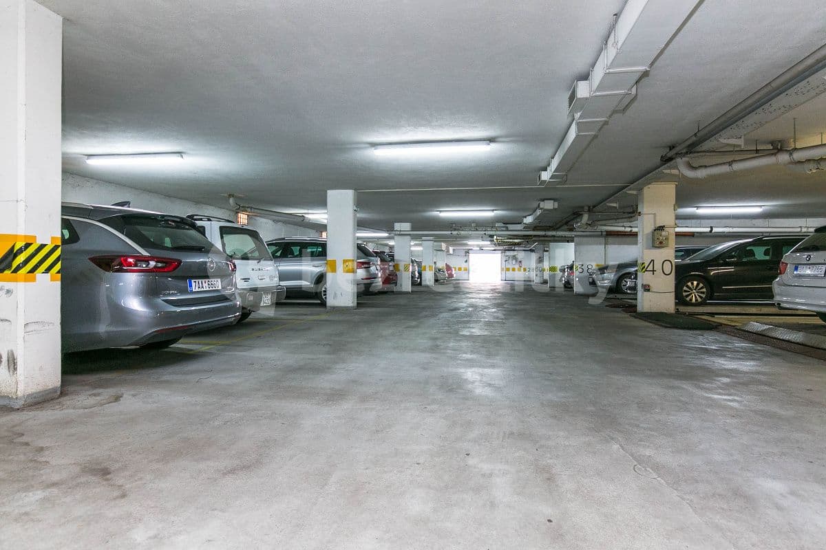 Pronájem garáže 11 m², U Kříže, Praha, Praha Pronájem garáže 11 m², U Kříže, Praha, Praha