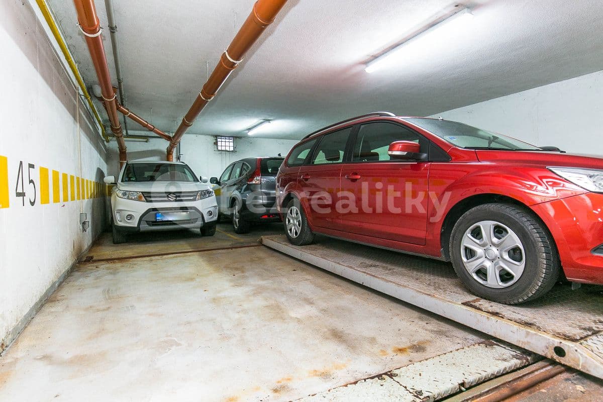 Pronájem garáže 11 m², U Kříže, Praha, Praha Pronájem garáže 11 m², U Kříže, Praha, Praha