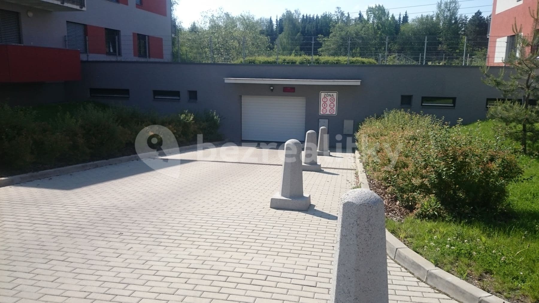 Pronájem garáže 13 m², Loosova, Praha, Praha Pronájem garáže 13 m², Loosova, Praha, Praha