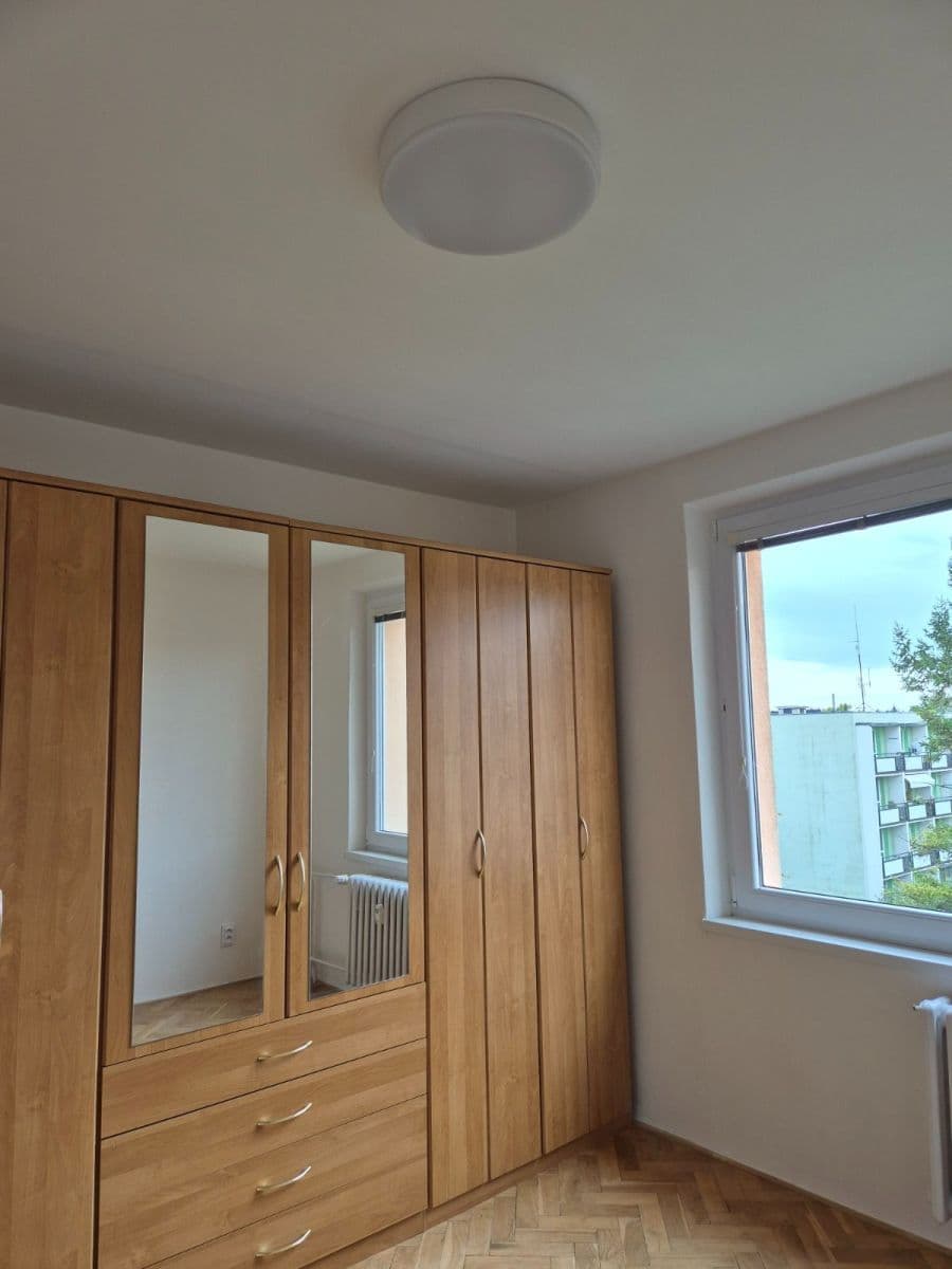 Pronájem bytu 3+1 70 m², Poznaňská, Brno, Jihomoravský kraj Pronájem bytu 3+1 70 m², Poznaňská, Brno, Jihomoravský kraj