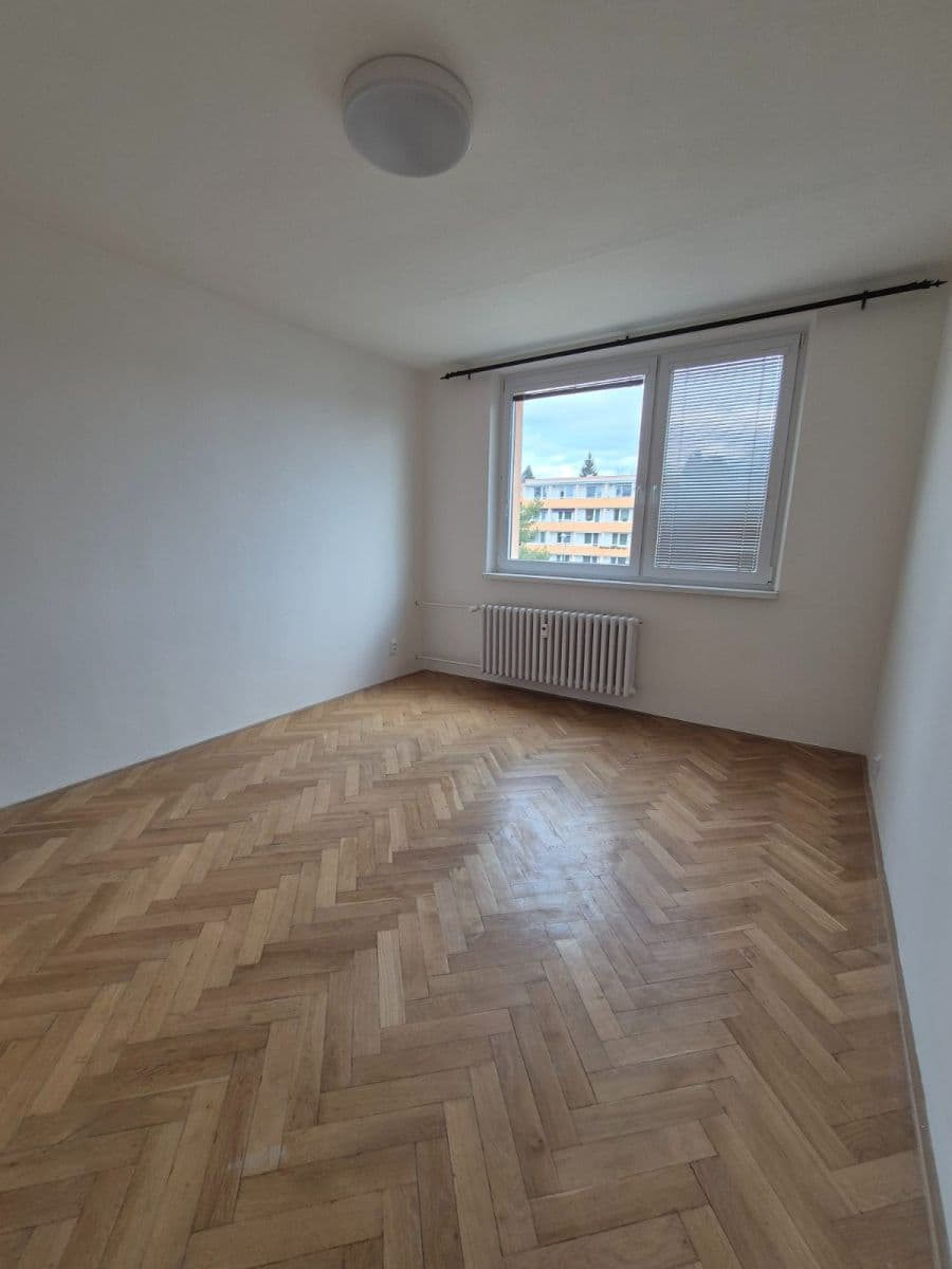 Pronájem bytu 3+1 70 m², Poznaňská, Brno, Jihomoravský kraj Pronájem bytu 3+1 70 m², Poznaňská, Brno, Jihomoravský kraj
